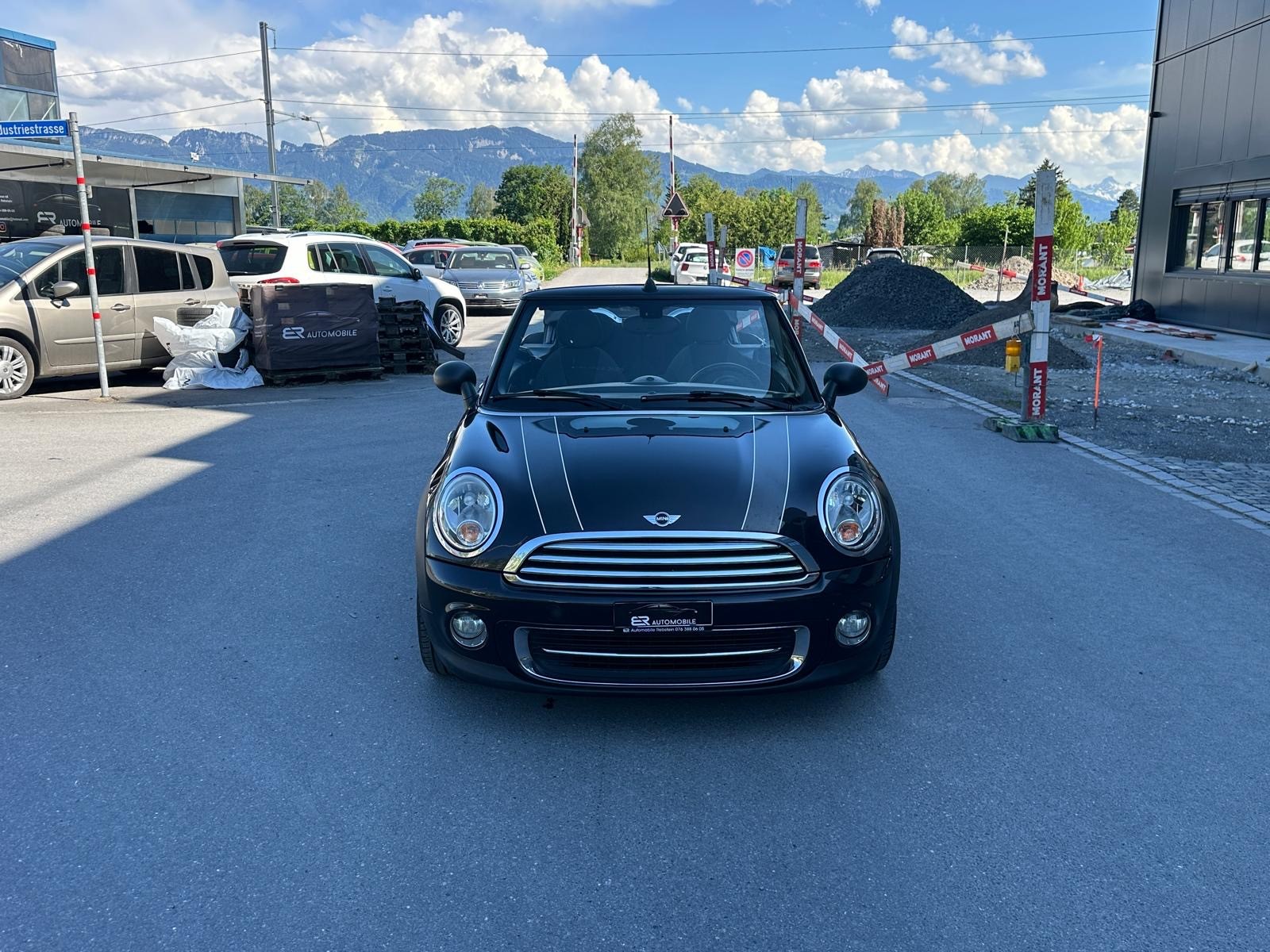 MINI One Cabriolet-image-2
