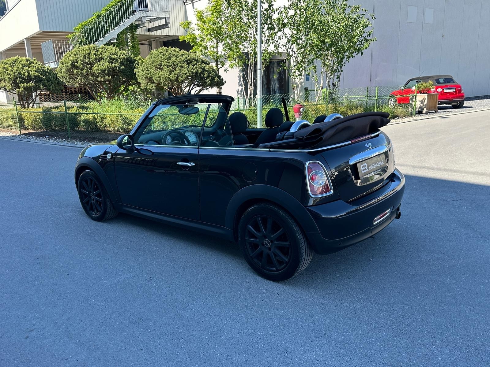 MINI One Cabriolet-image-5