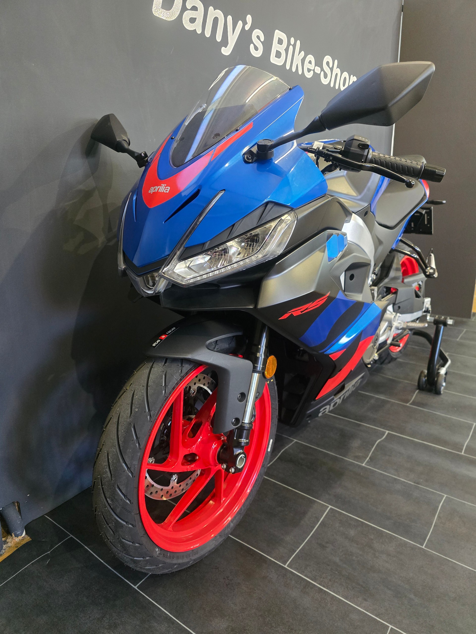 APRILIA RS 457 (35kW)-showroom-element-1