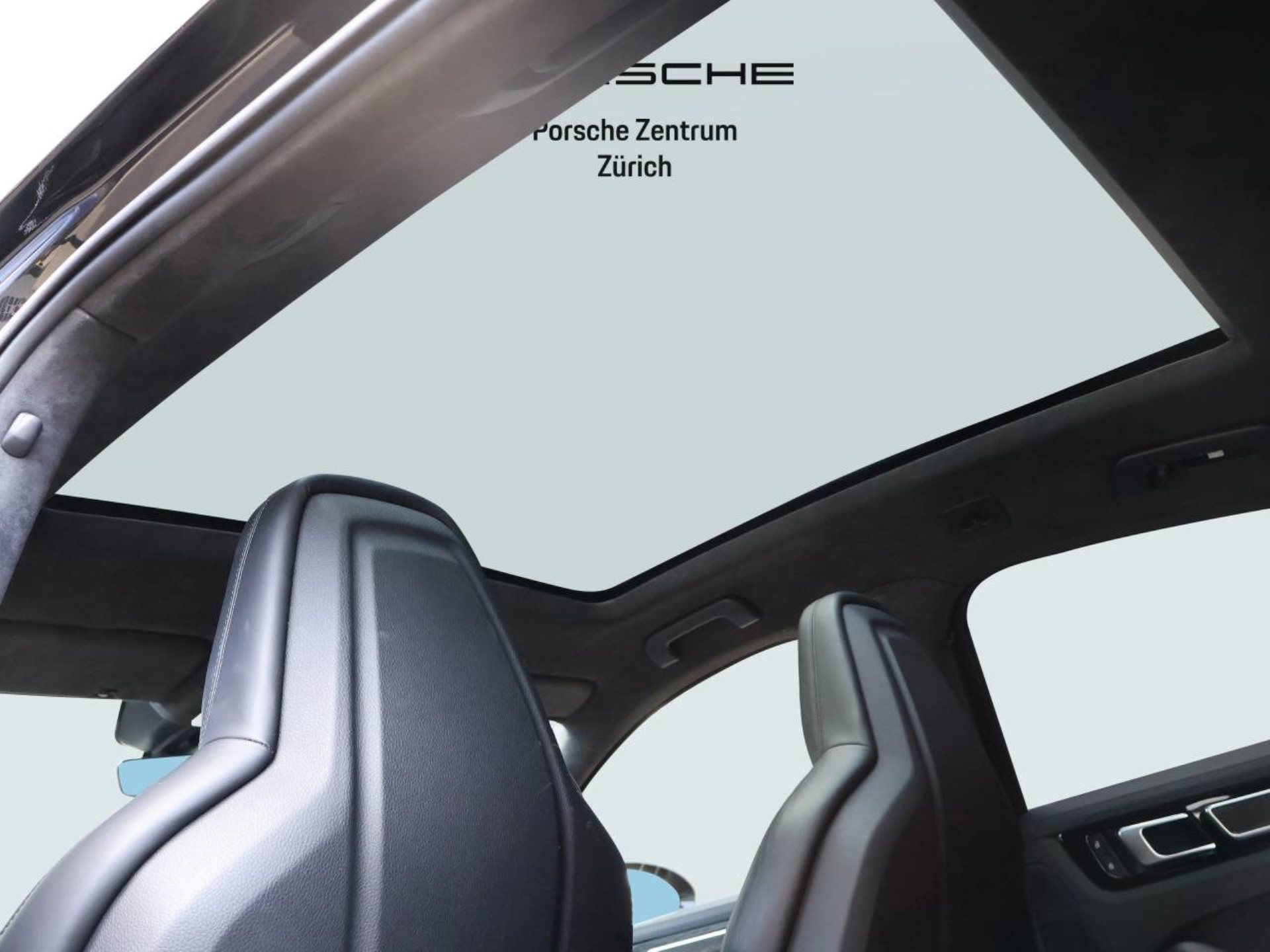 PORSCHE Cayenne Turbo S E-Hybrid Coupé-image-17
