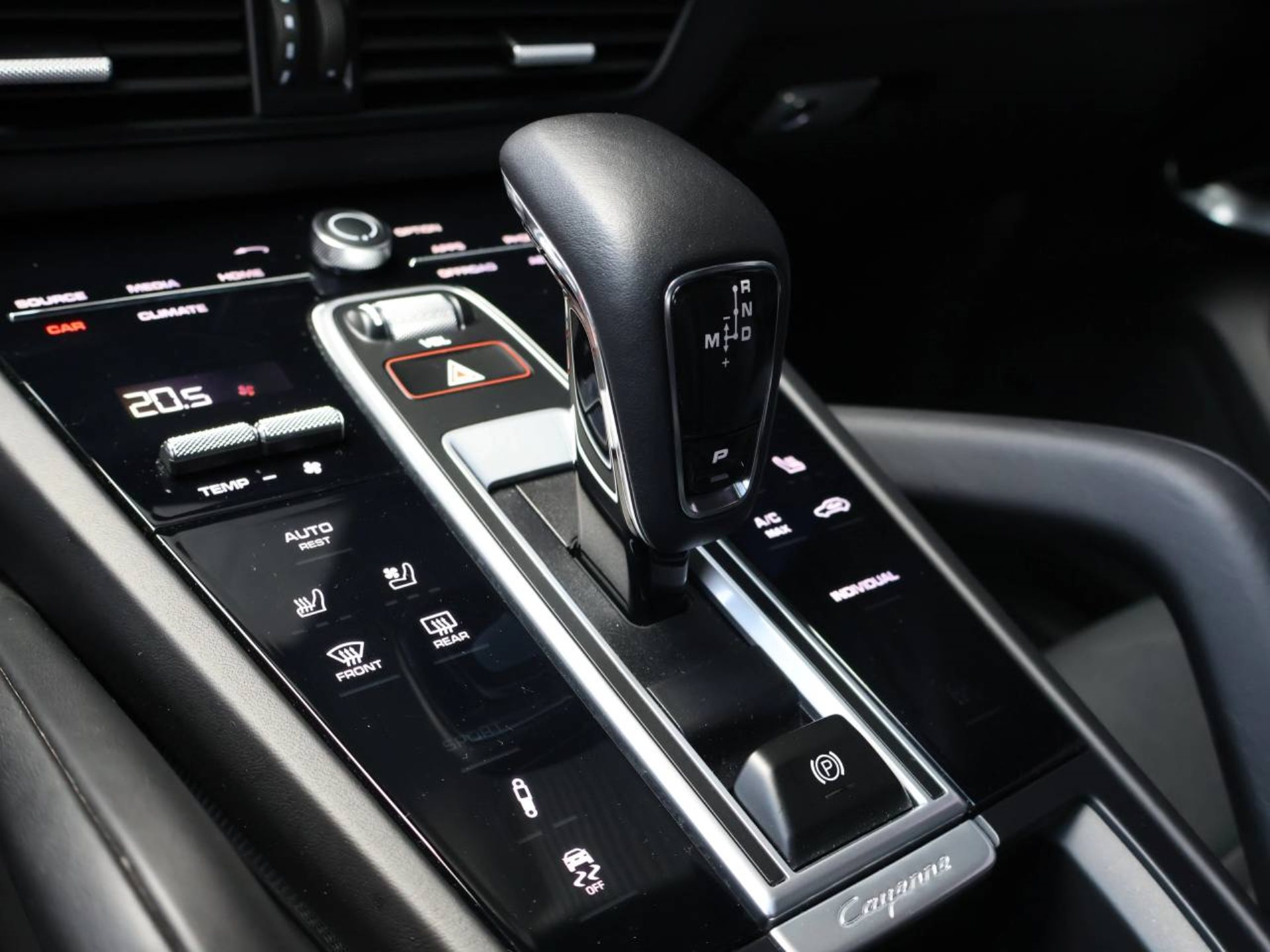 PORSCHE Cayenne Turbo S E-Hybrid Coupé-image-24