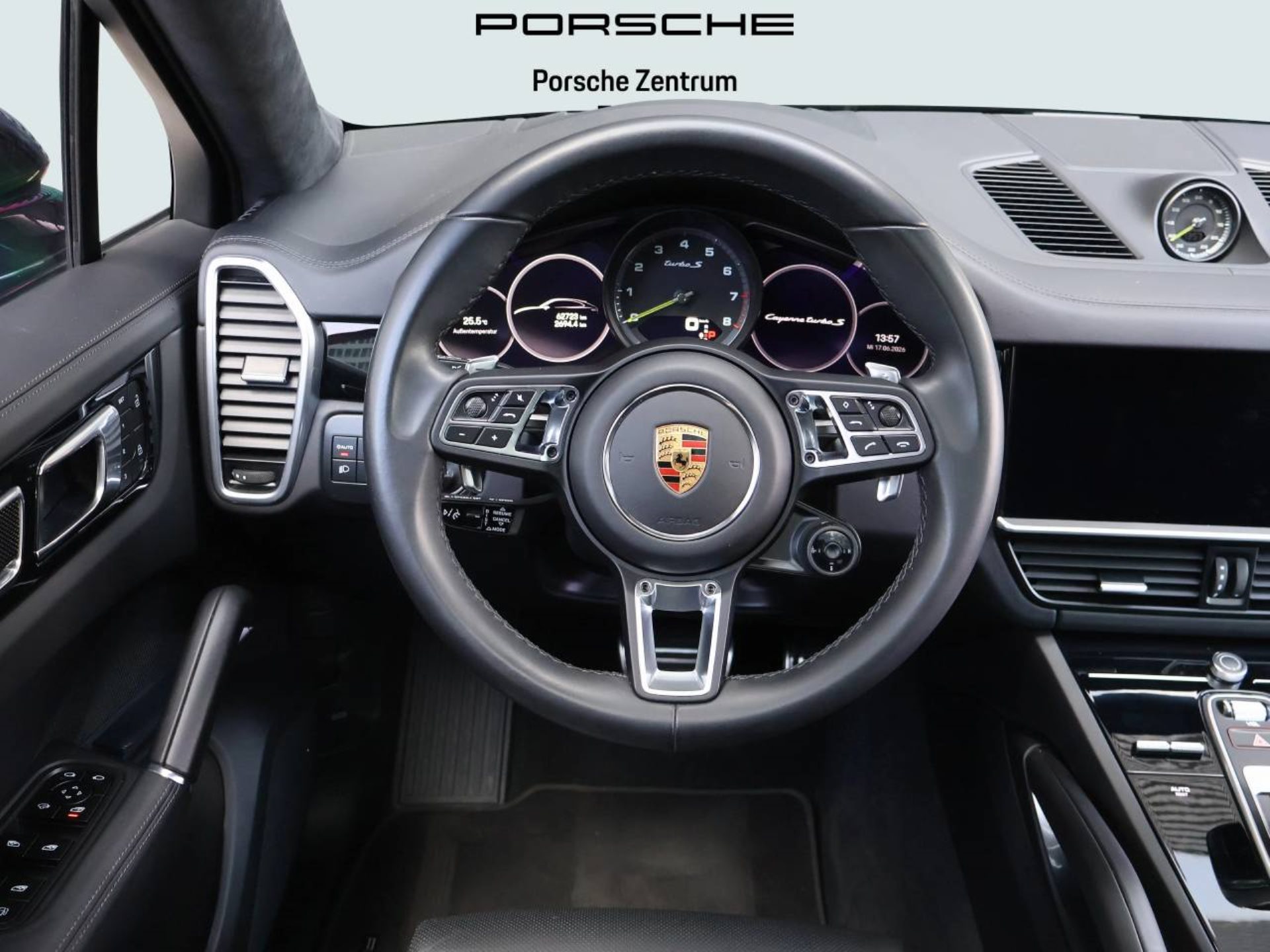 PORSCHE Cayenne Turbo S E-Hybrid Coupé-image-11