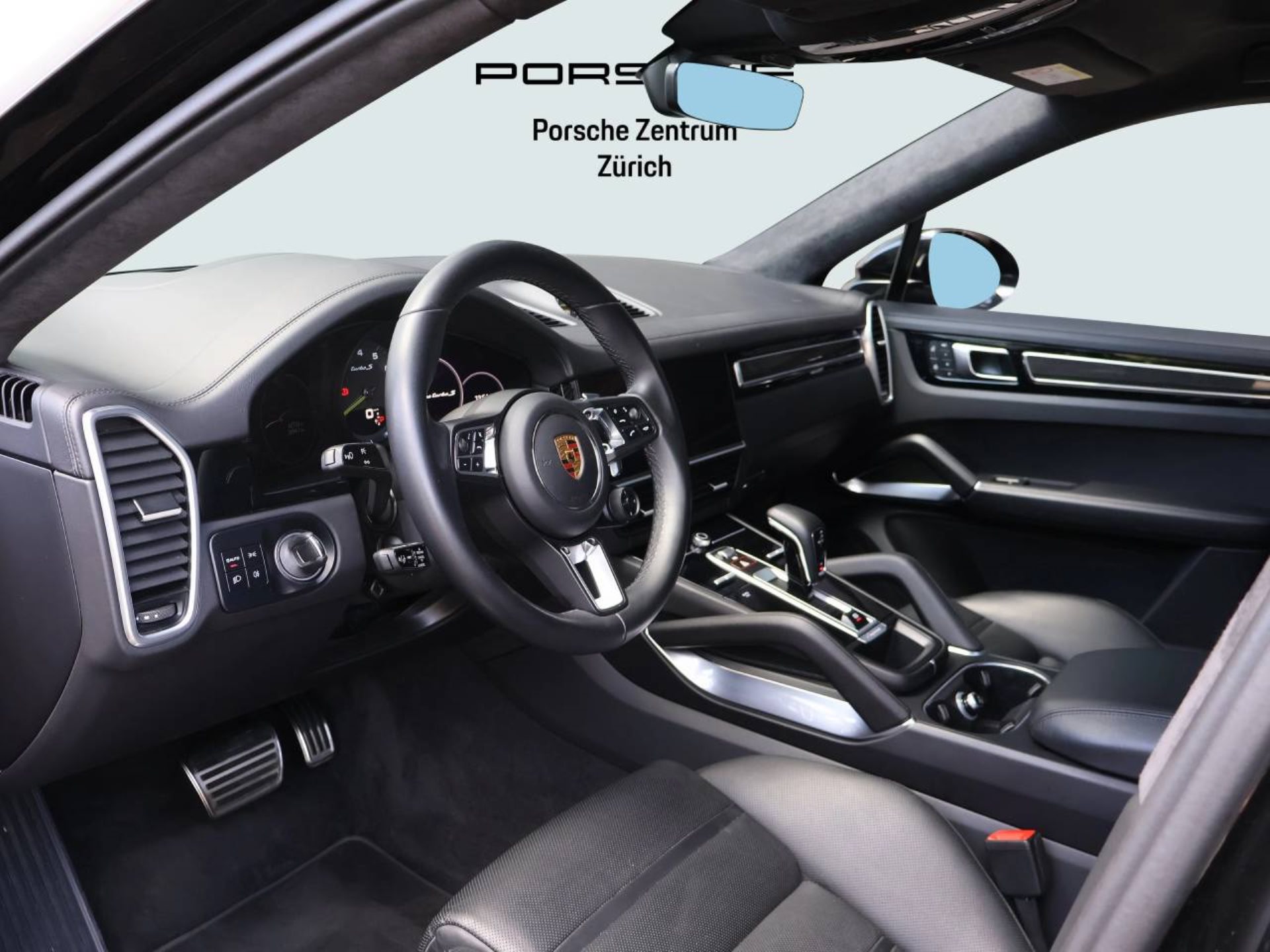 PORSCHE Cayenne Turbo S E-Hybrid Coupé-image-3