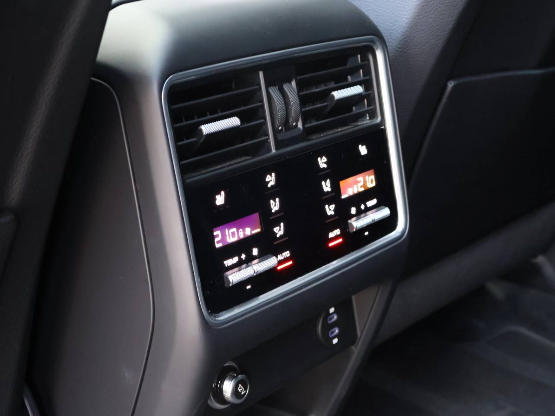 PORSCHE Cayenne Turbo S E-Hybrid Coupé-image-32