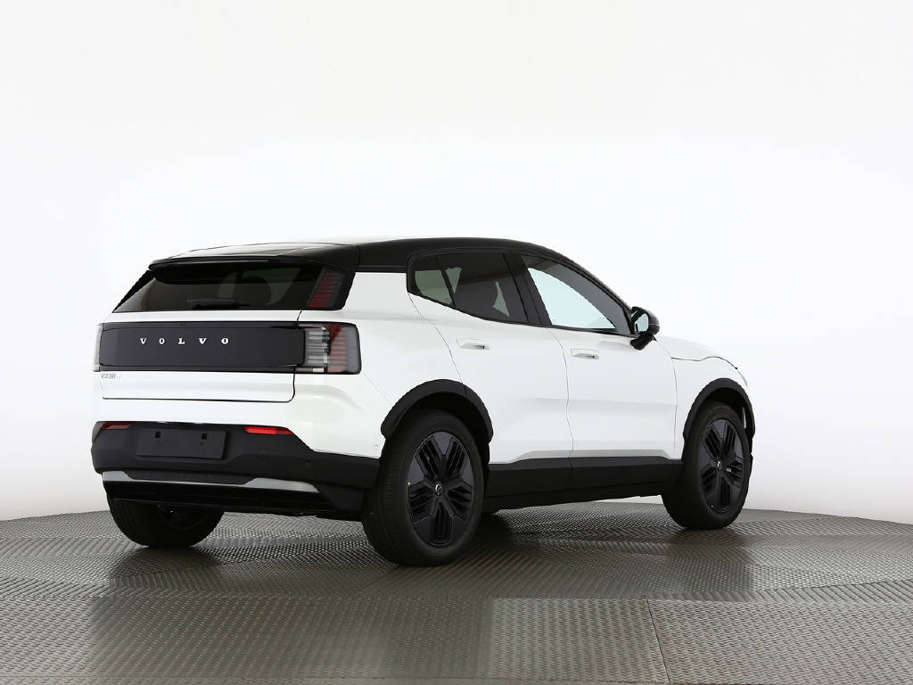 VOLVO EX 30 Cross Country P8 Ultra AWD-image-6