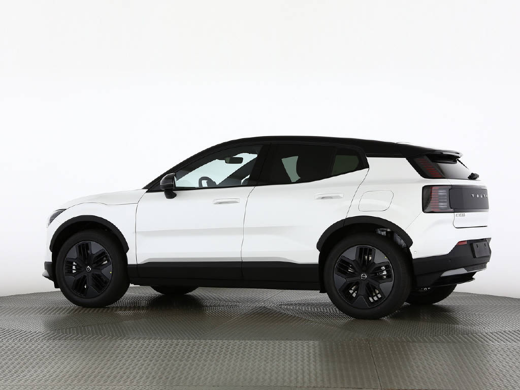 VOLVO EX 30 Cross Country P8 Ultra AWD-image-3