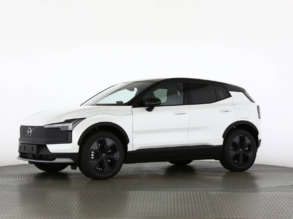 VOLVO EX 30 Cross Country P8 Ultra AWD-image-1