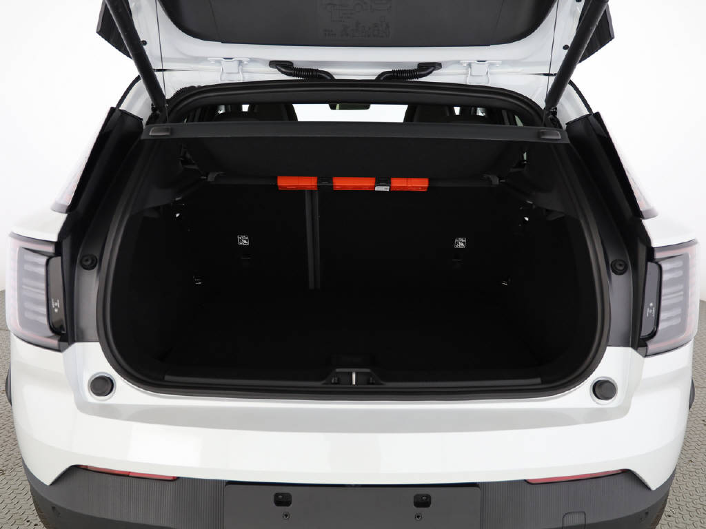 VOLVO EX 30 Cross Country P8 Ultra AWD-image-14