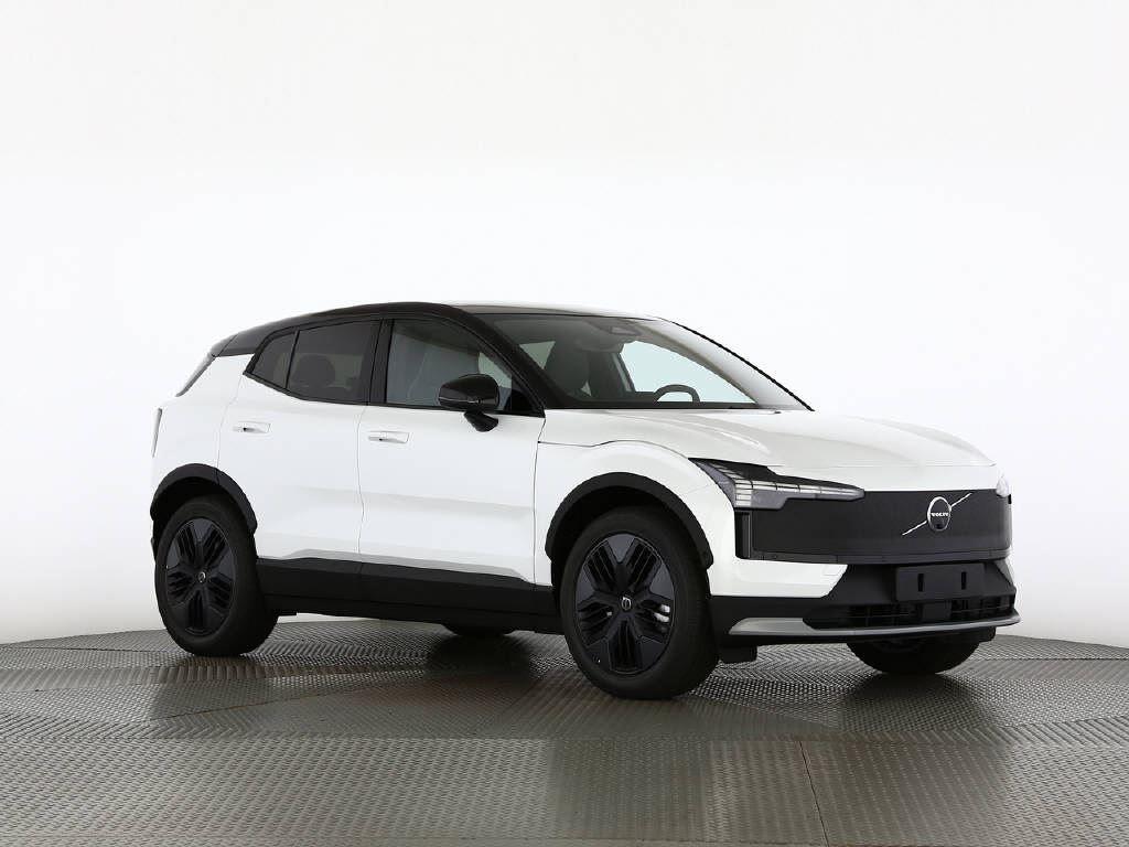 VOLVO EX 30 Cross Country P8 Ultra AWD-image-10
