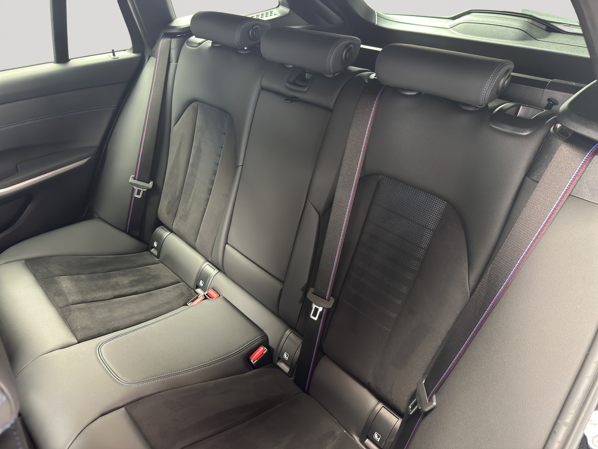 BMW M340d xDrive 48V Touring M Sport Pro Shadow Line Steptronic-image-7