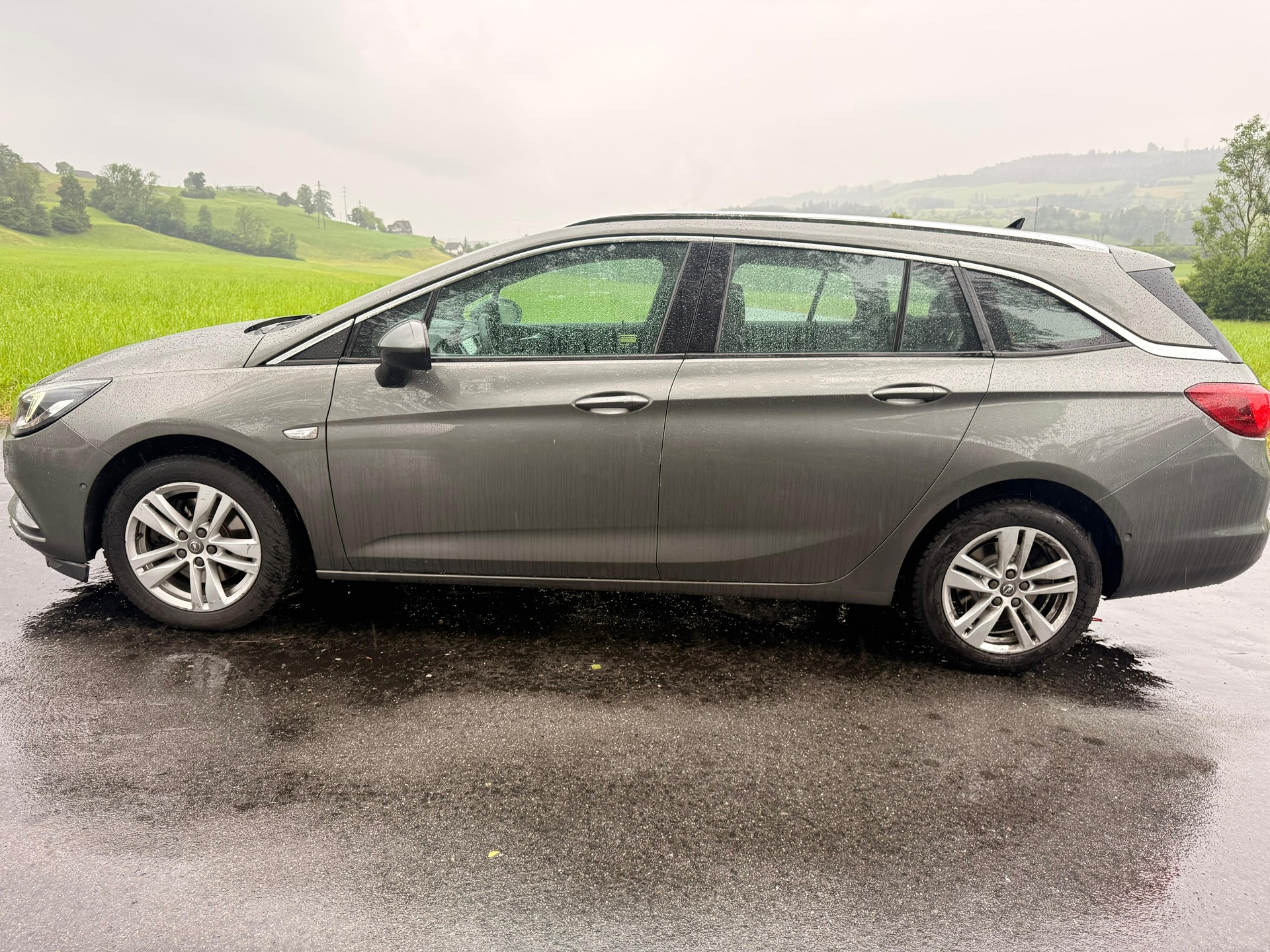OPEL Astra Sports Tourer 1.6 CDTi Black Edition Automat-image-4