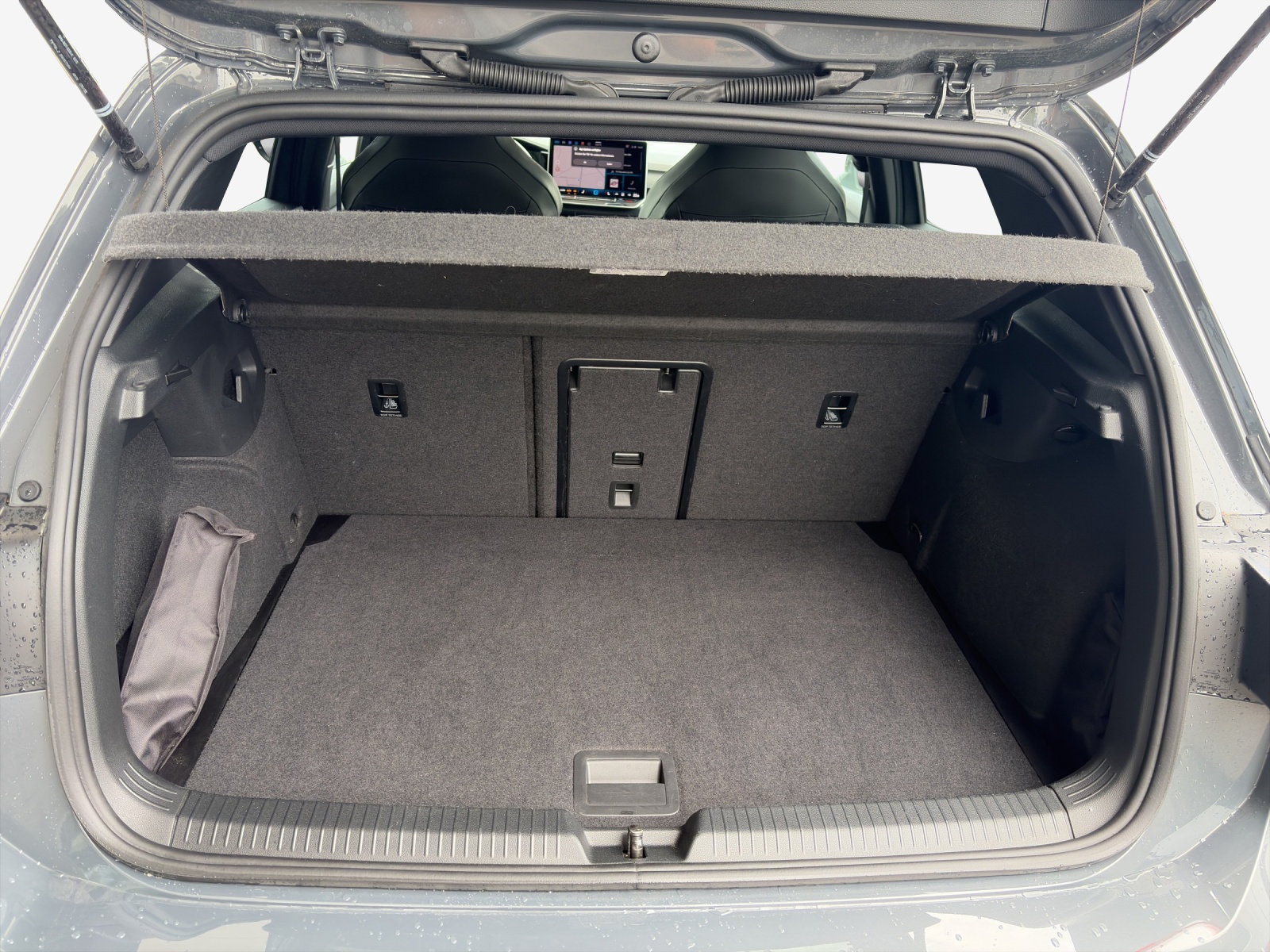 VW Golf 1.5 e TSI mHEV R-Line DSG-image-12