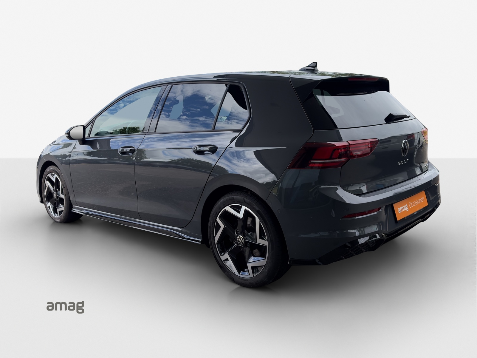 VW Golf 1.5 e TSI mHEV R-Line DSG-image-2