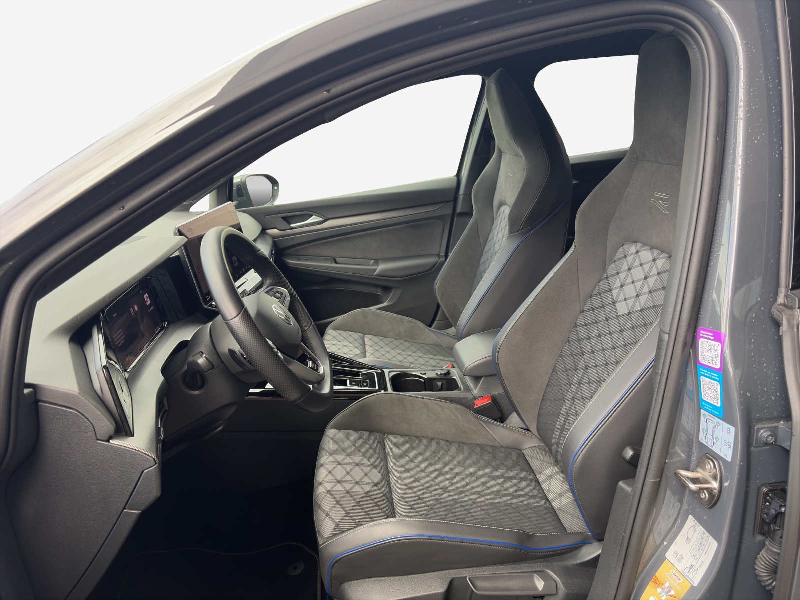 VW Golf 1.5 e TSI mHEV R-Line DSG-image-7