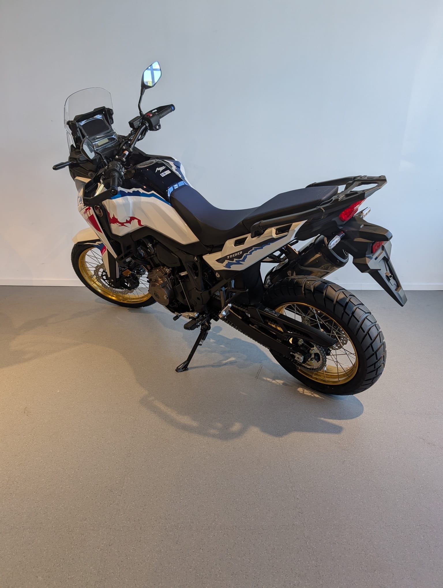 HONDA CRF 1100 Africa Twin-image-4