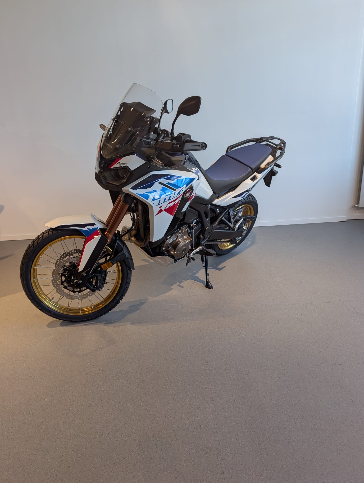HONDA CRF 1100 Africa Twin-image-6