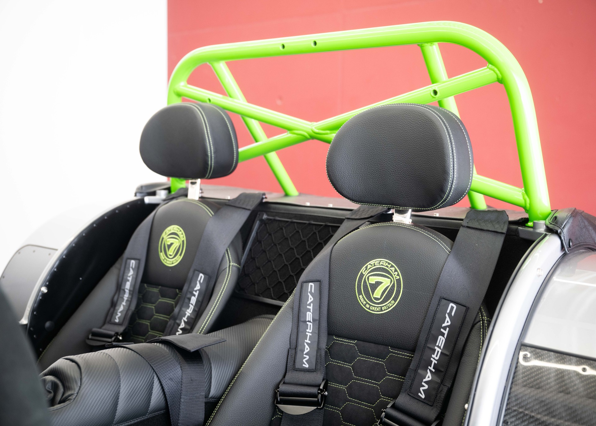 CATERHAM Seven 340R SV (MY26, Swiss new car, Chainmail Silver exclusive paint, Signature Sport Hex seats, 24-month factory warranty)-image-22