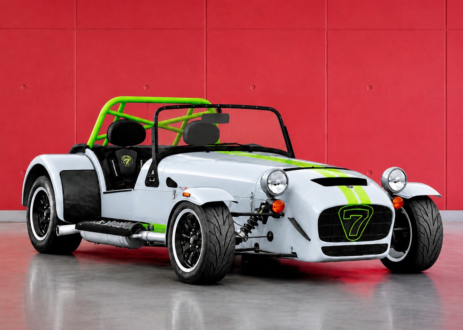CATERHAM Seven 340R SV (MY26, Swiss new car, Chainmail Silver paint, Signature Sport Hex seats, 24-month factory warranty)