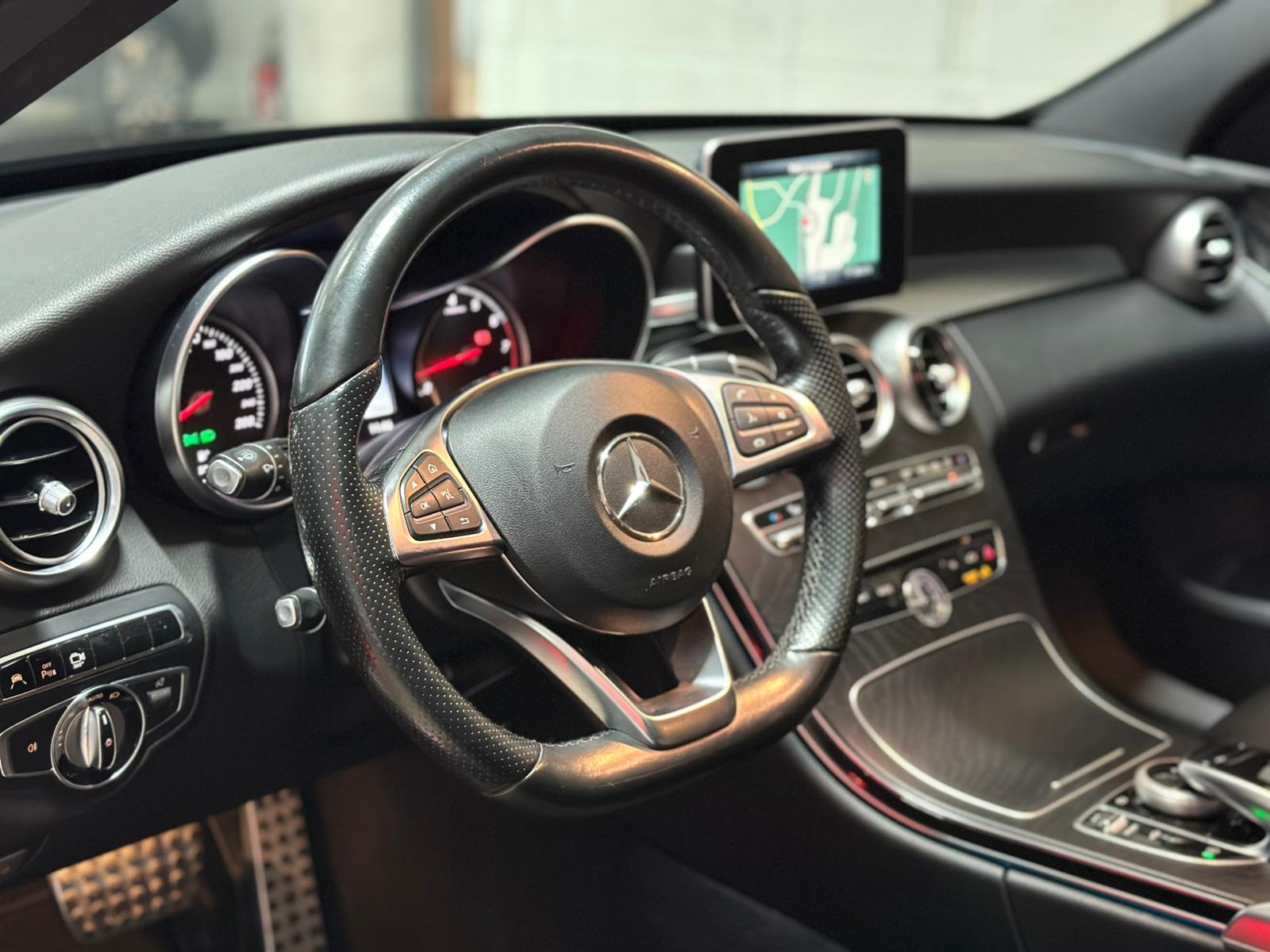 MERCEDES-BENZ C 400 AMG Line 4Matic 7G-Tronic-image-10
