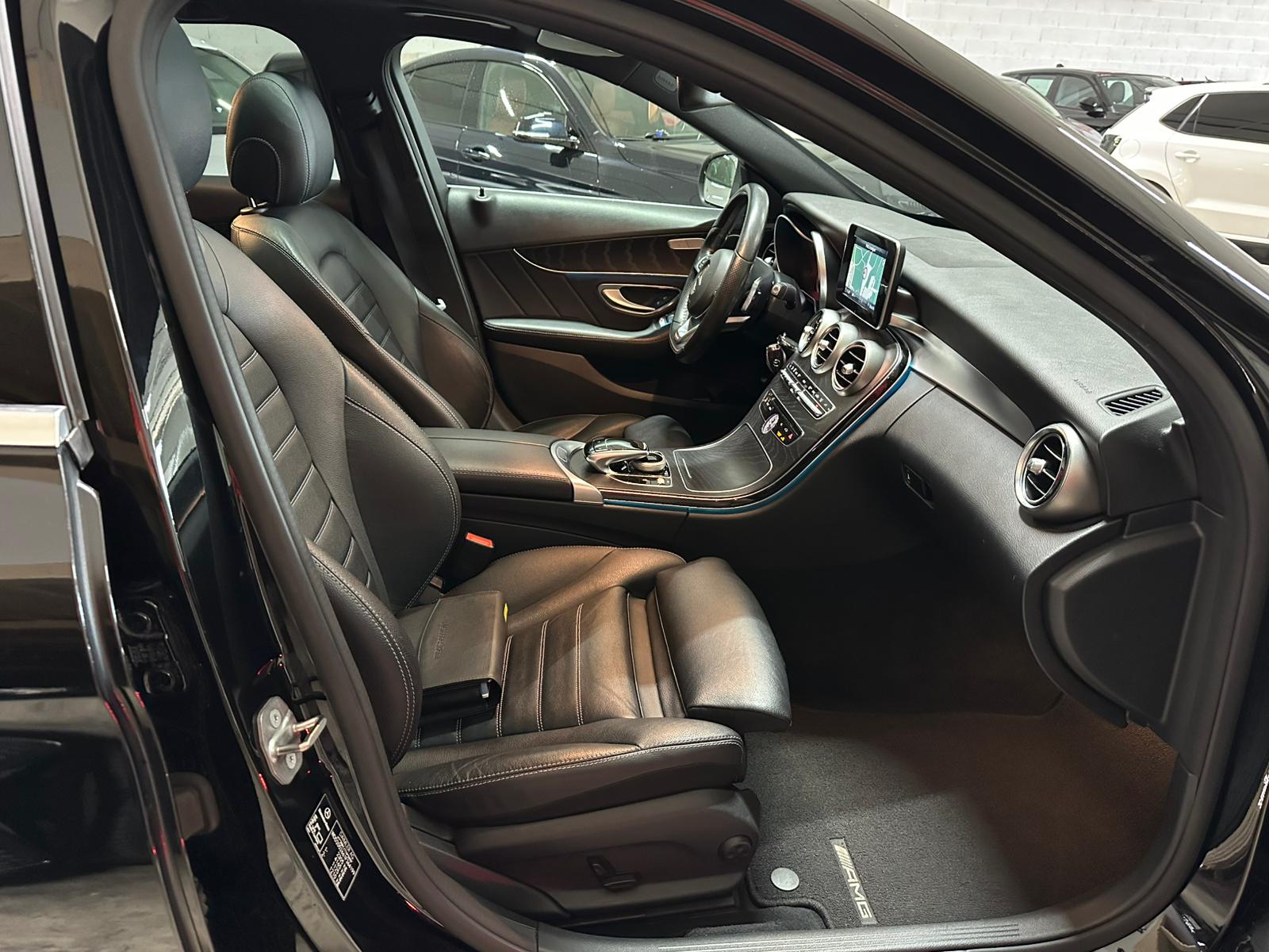 MERCEDES-BENZ C 400 AMG Line 4Matic 7G-Tronic-image-9