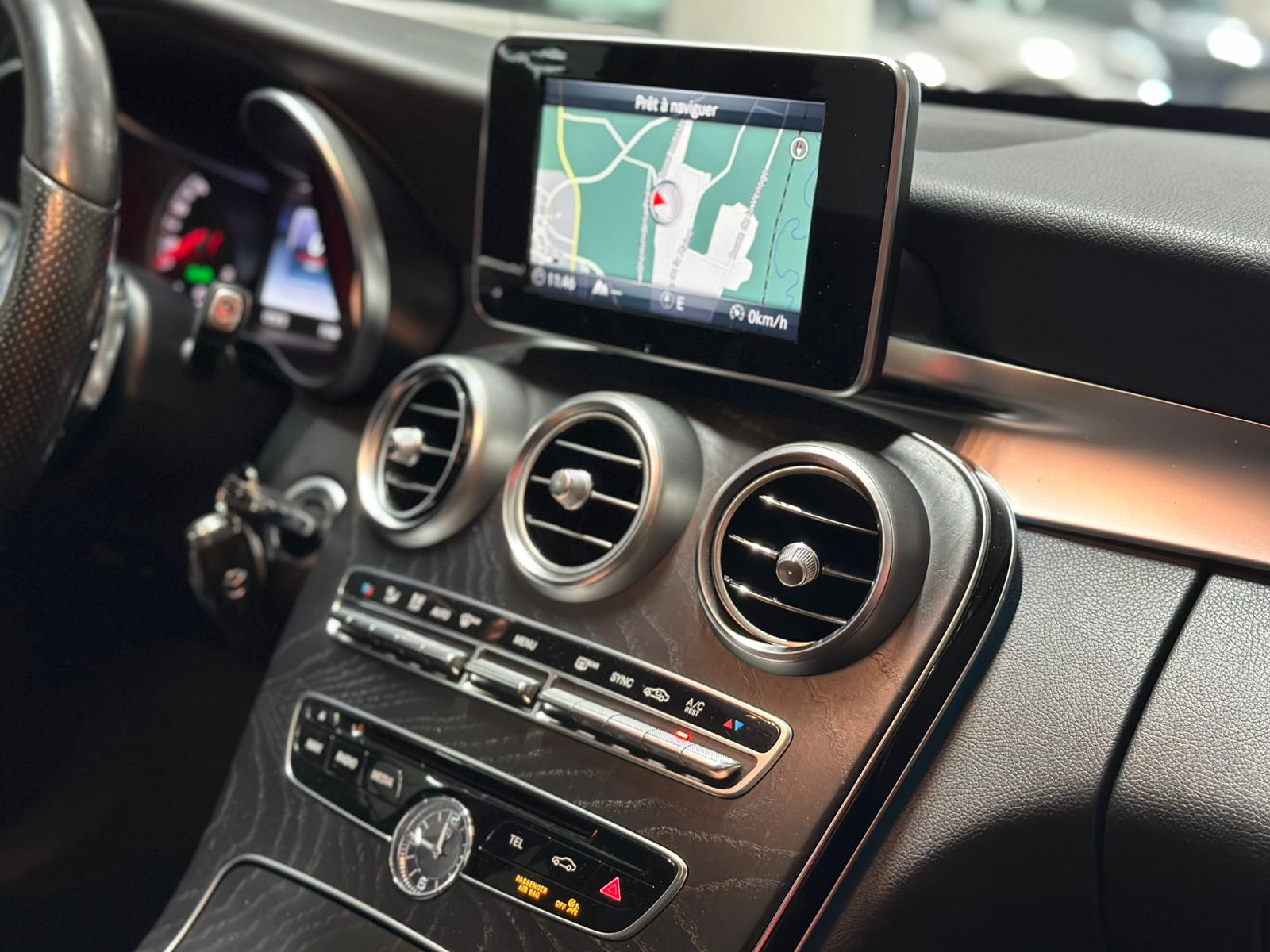 MERCEDES-BENZ C 400 AMG Line 4Matic 7G-Tronic-image-12