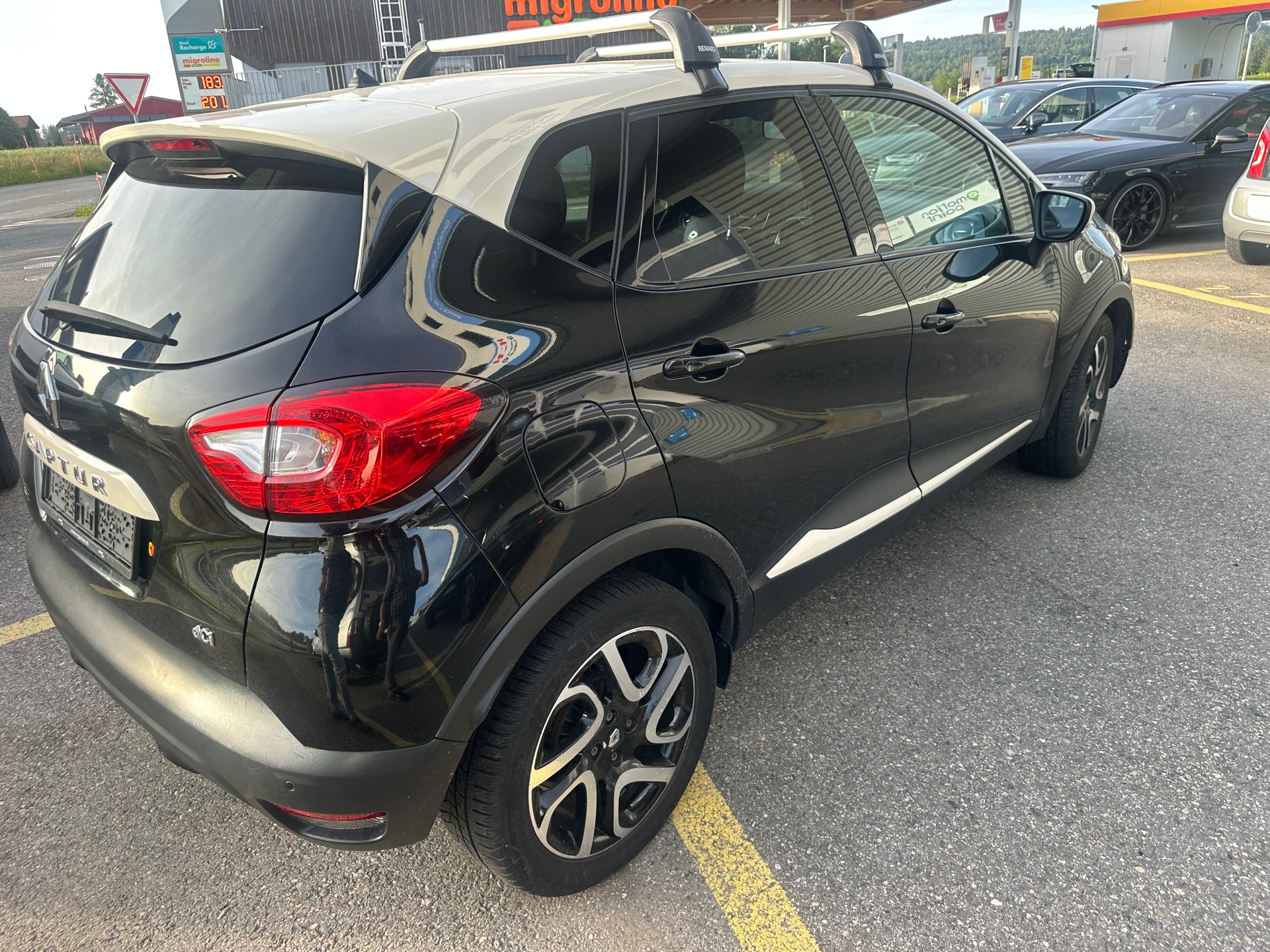 RENAULT Captur 1.5 dCi Privilège-image-11