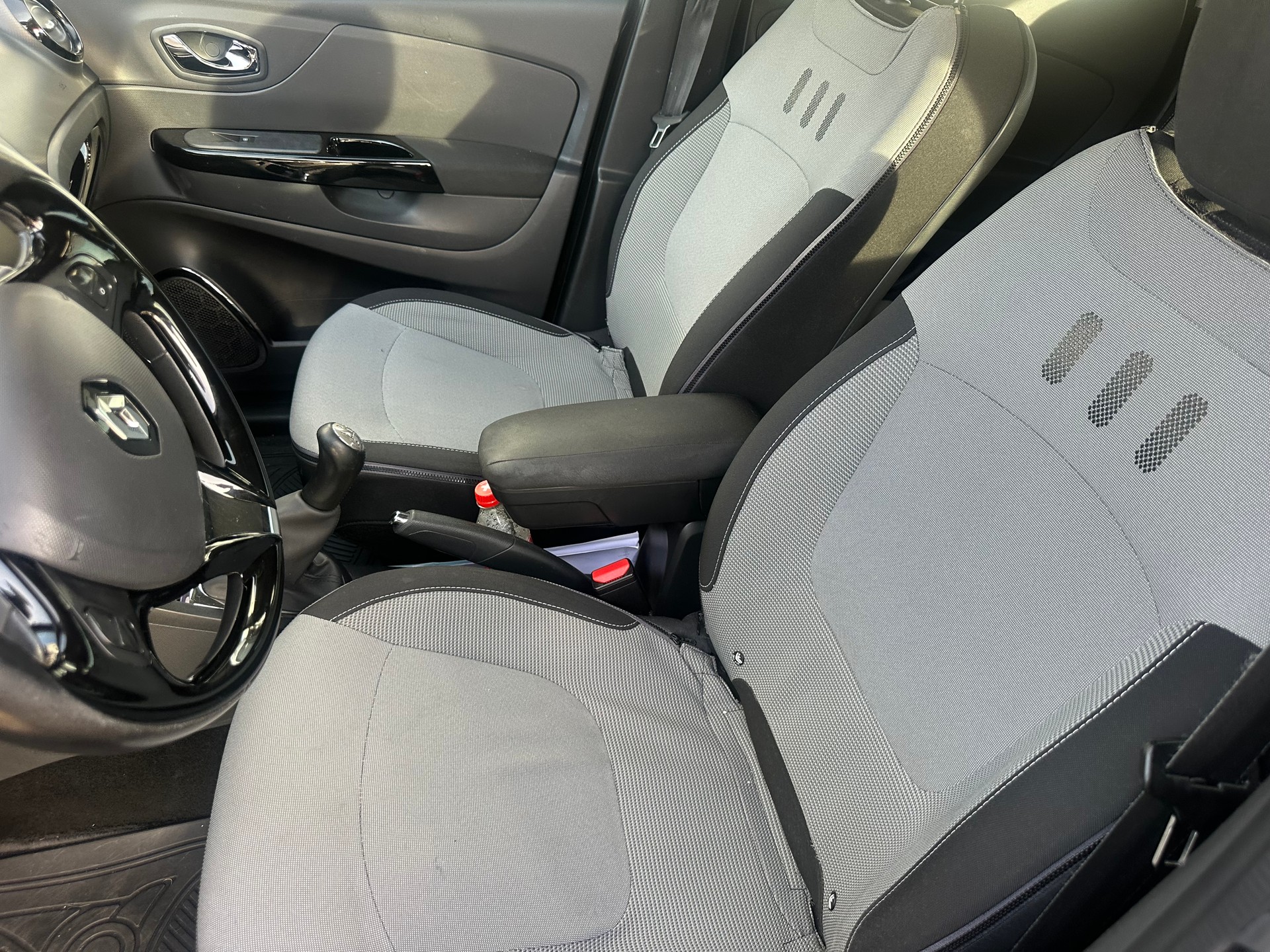 RENAULT Captur 1.5 dCi Privilège-image-14