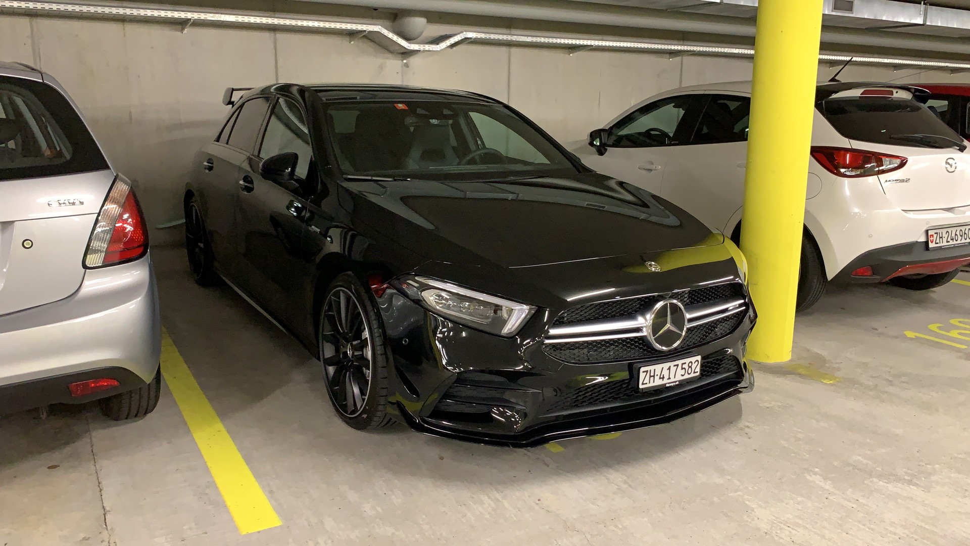 MERCEDES-BENZ A 35 AMG 4matic-image-4