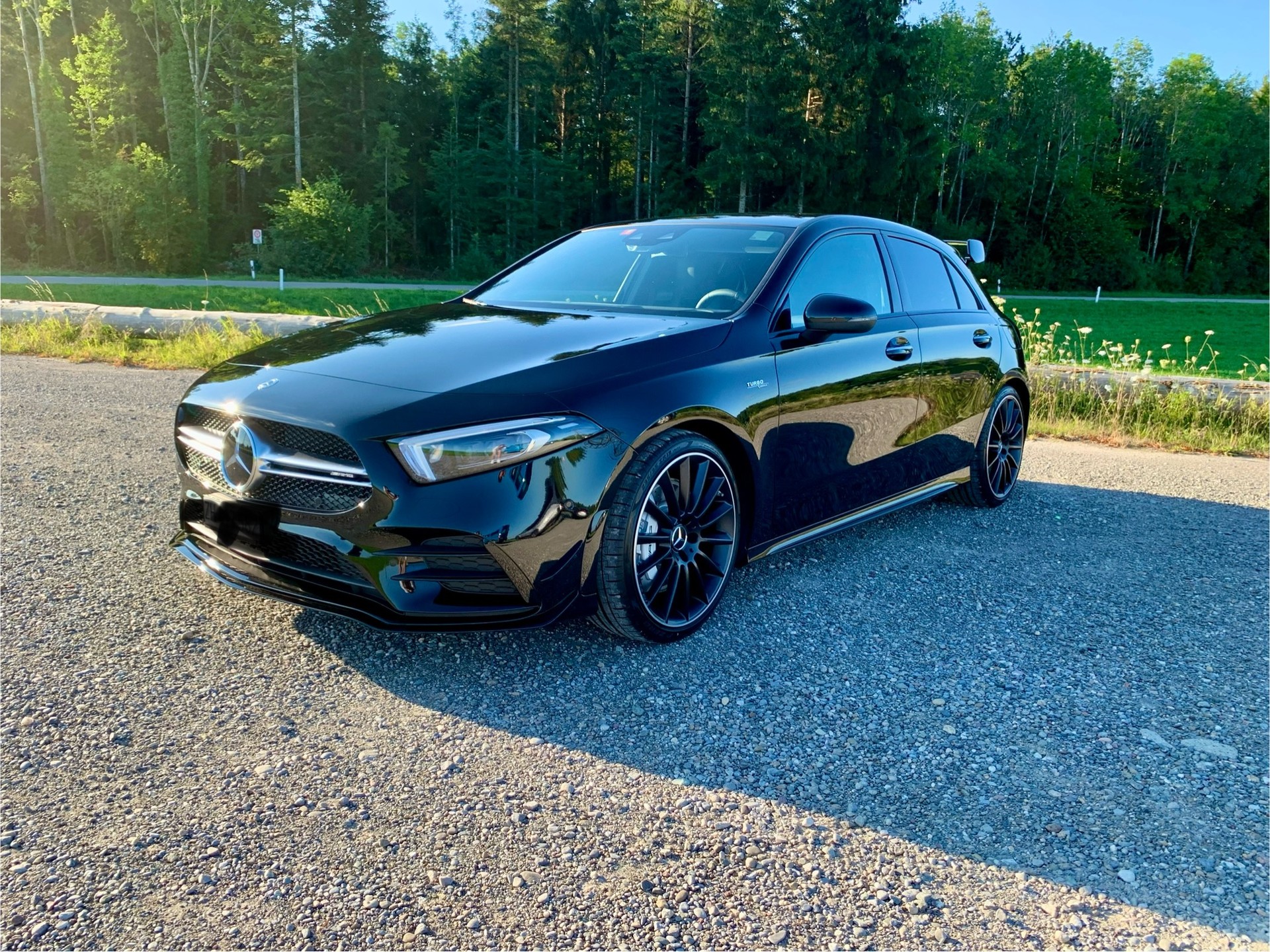 MERCEDES-BENZ A 35 AMG 4matic-image-3