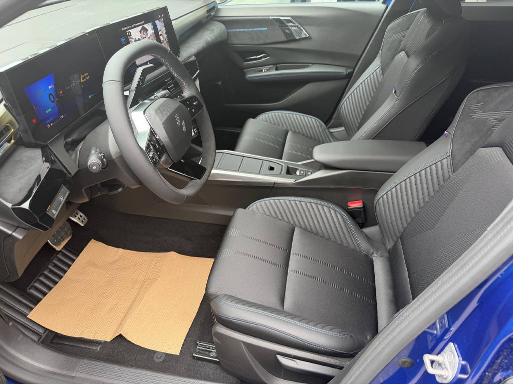 RENAULT Clio 1.8 E-Tech esprit Alpine-image-8