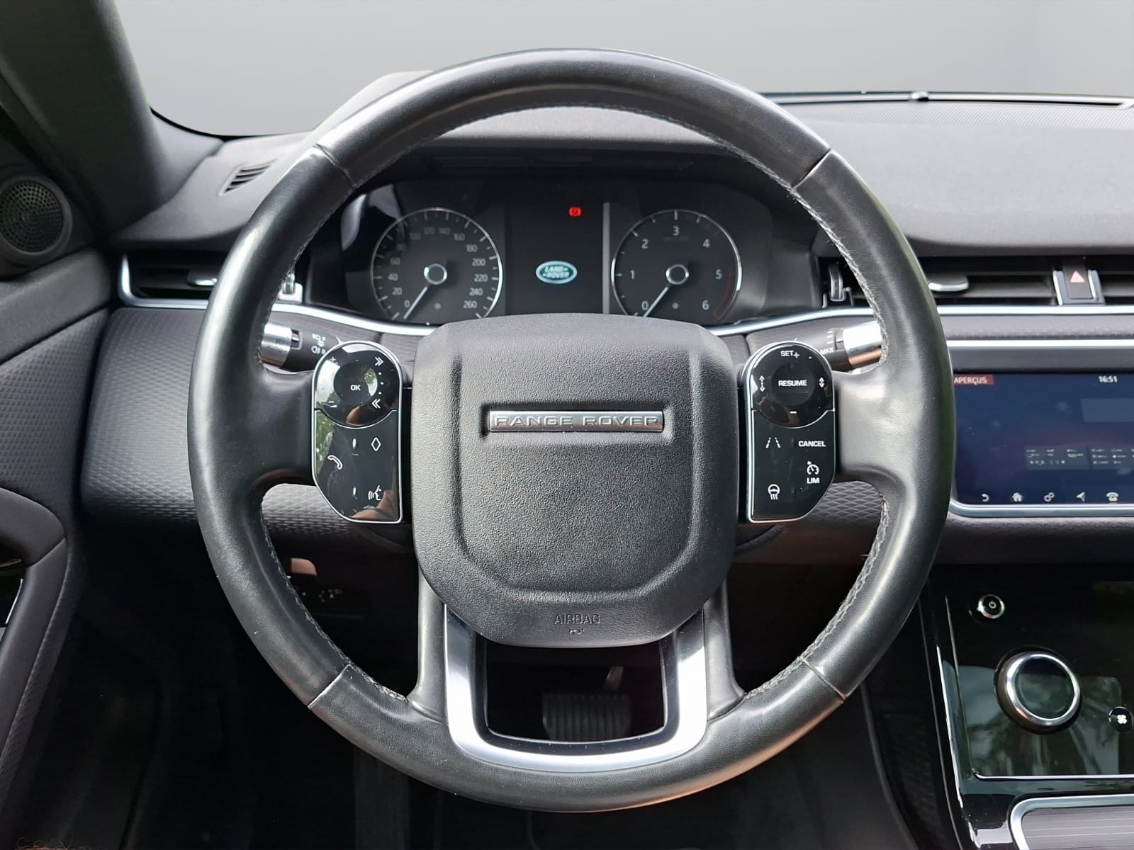 LAND ROVER Range Rover Evoque D 150 S AT9-image-15