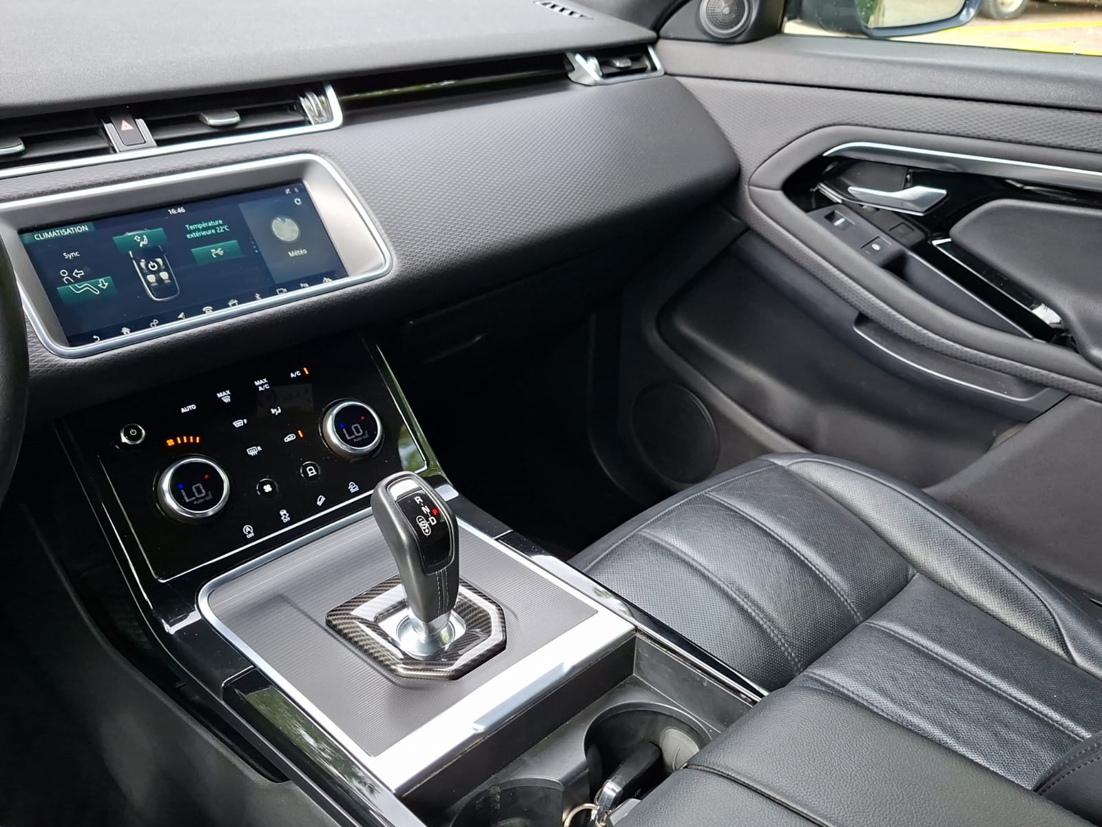 LAND ROVER Range Rover Evoque D 150 S AT9-image-16