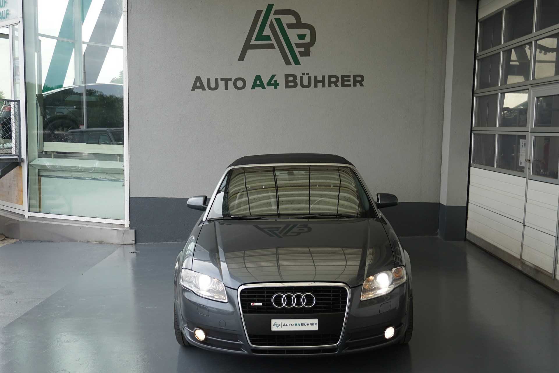 AUDI A4 Cabriolet 3.2 FSI quattro Automat 255PS-image-13