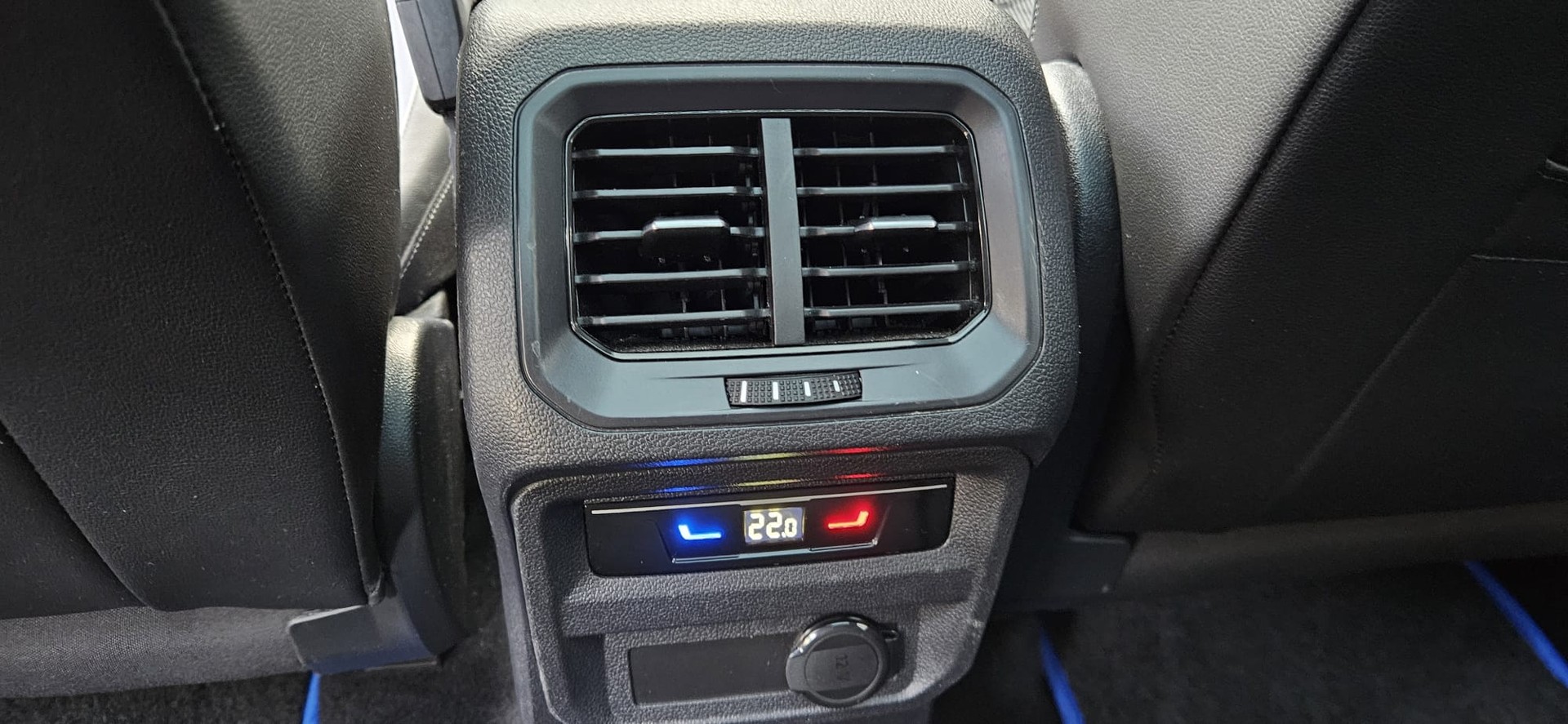 VW VW Tiguan Allspace 2.0 TSI 4Motion-image-14