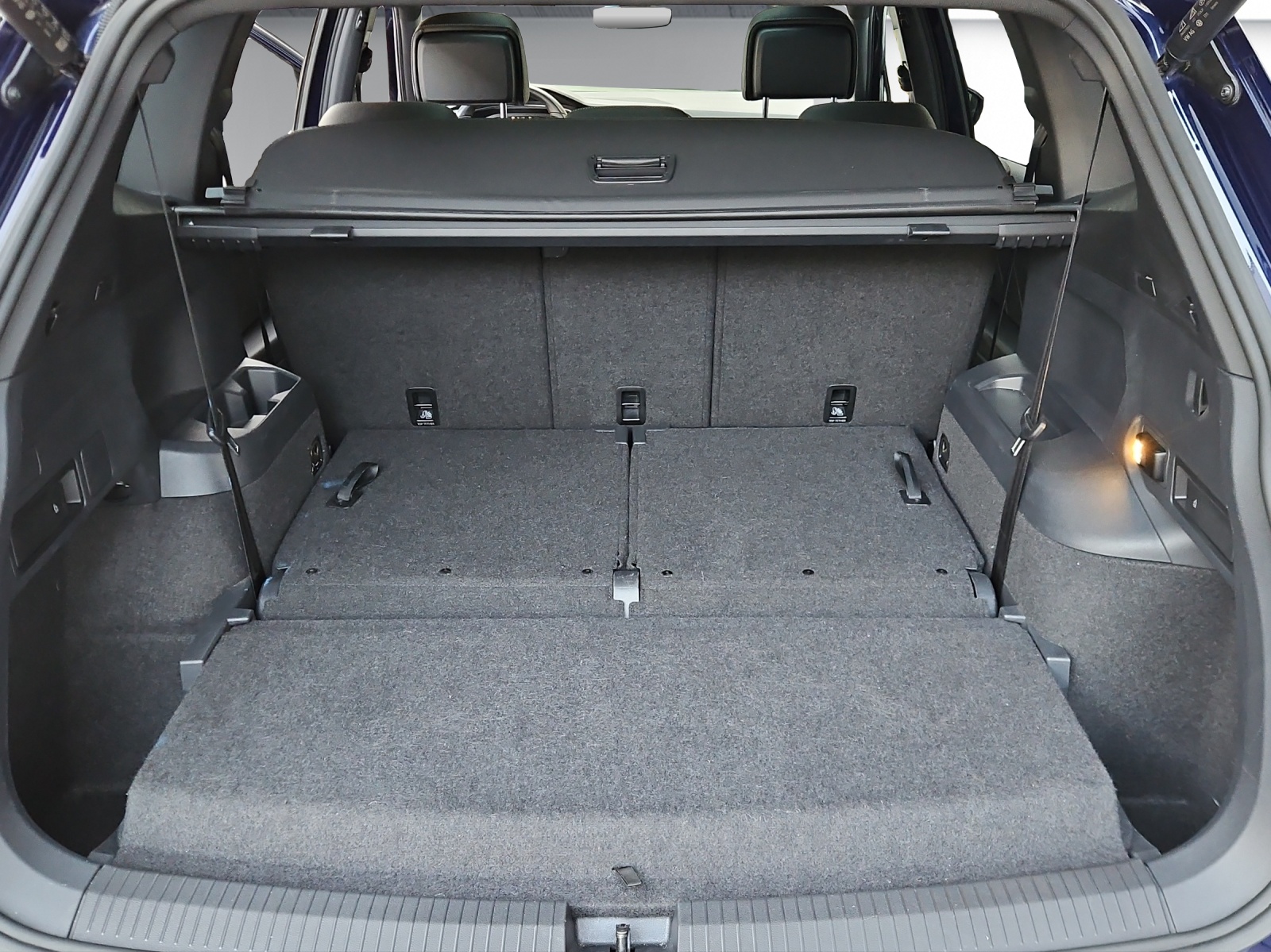 VW VW Tiguan Allspace 2.0 TSI 4Motion-image-16
