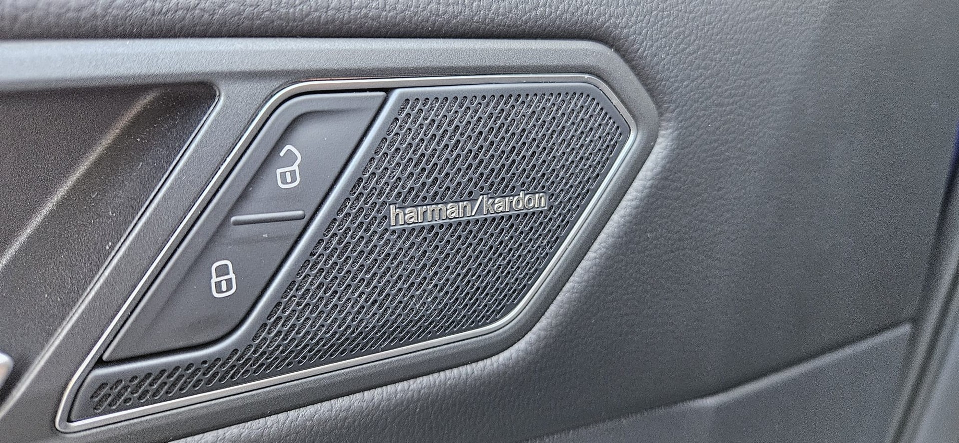 VW VW Tiguan Allspace 2.0 TSI 4Motion-image-11
