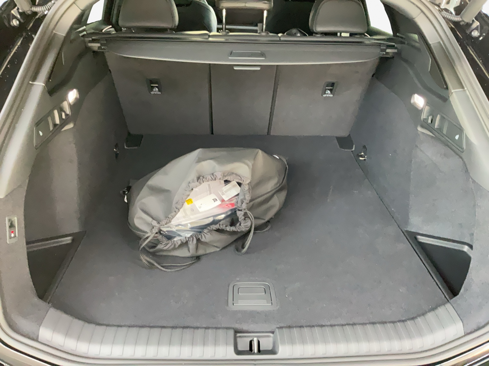 AUDI A6 Avant e-tron quattro-image-12