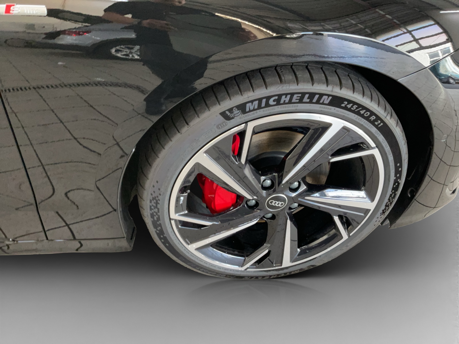 AUDI A6 Avant e-tron quattro-image-14