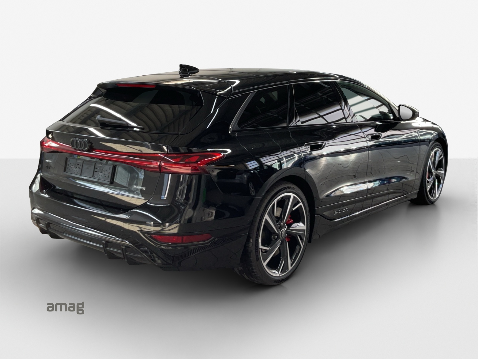 AUDI A6 Avant e-tron quattro-image-4