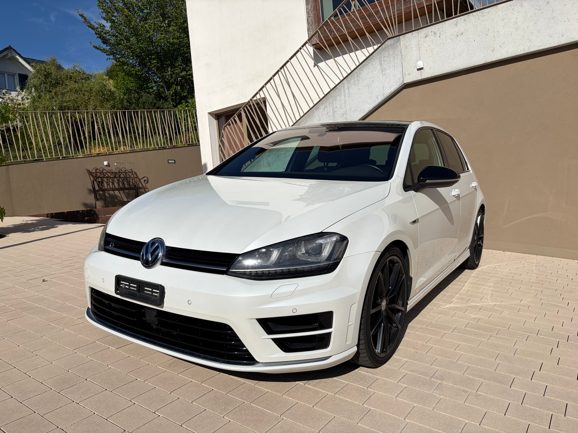VW 2.0 TSI R DSG 4motion-image-2