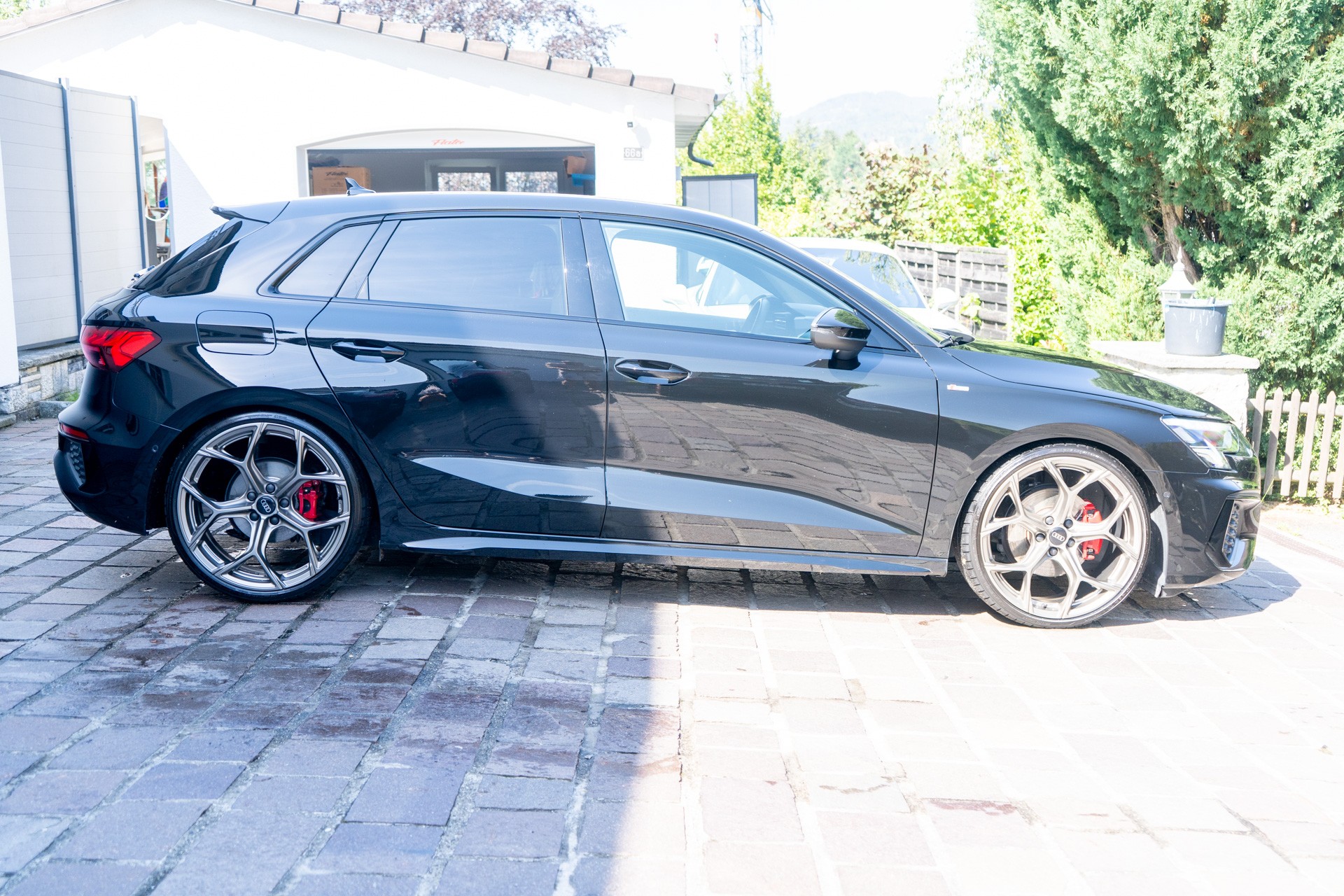 AUDI 1.5 35 TFSI S Line Attraction S-Tronic mit 20" Aluräder-image-2
