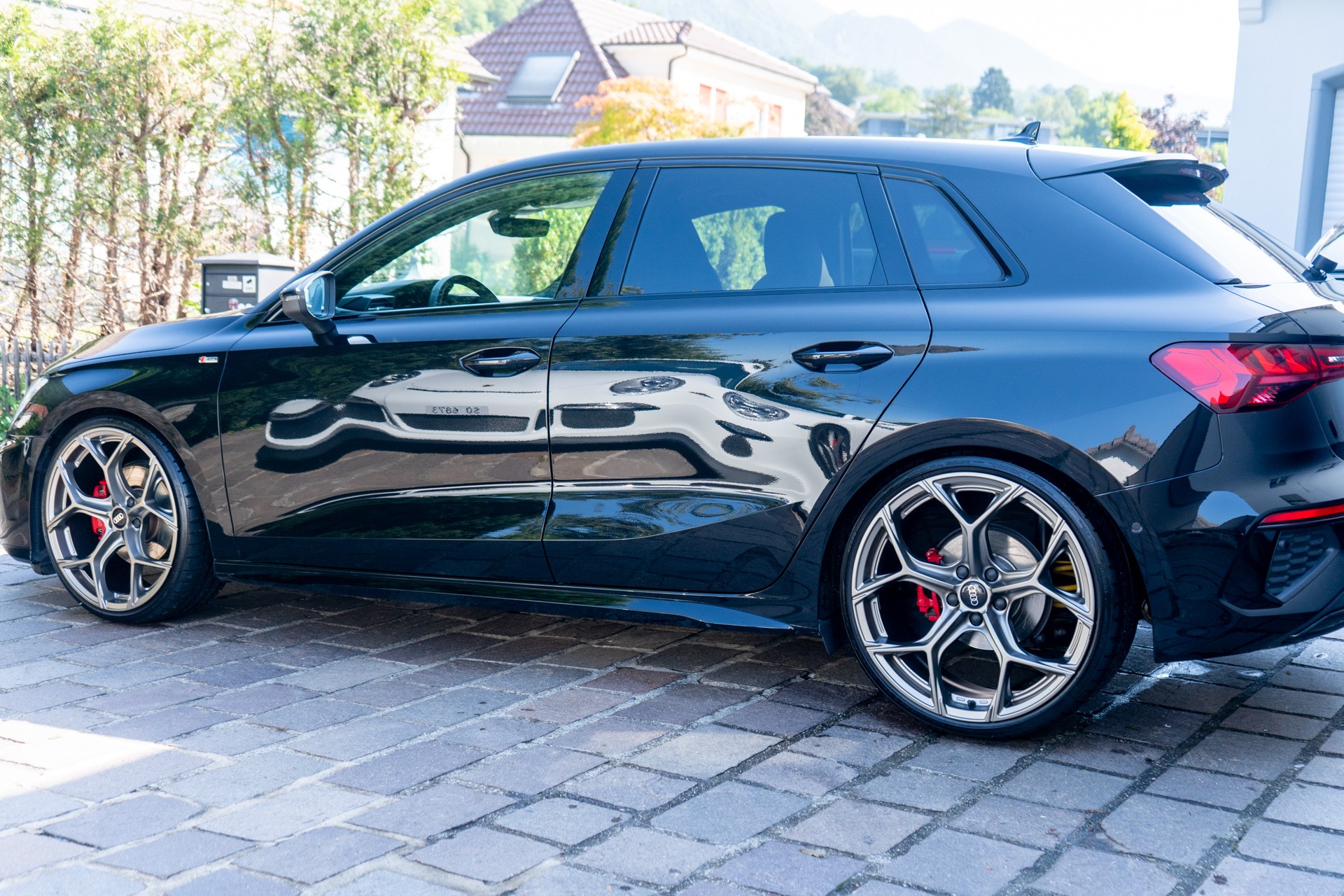 AUDI 1.5 35 TFSI S Line Attraction S-Tronic mit 20" Aluräder-image-3