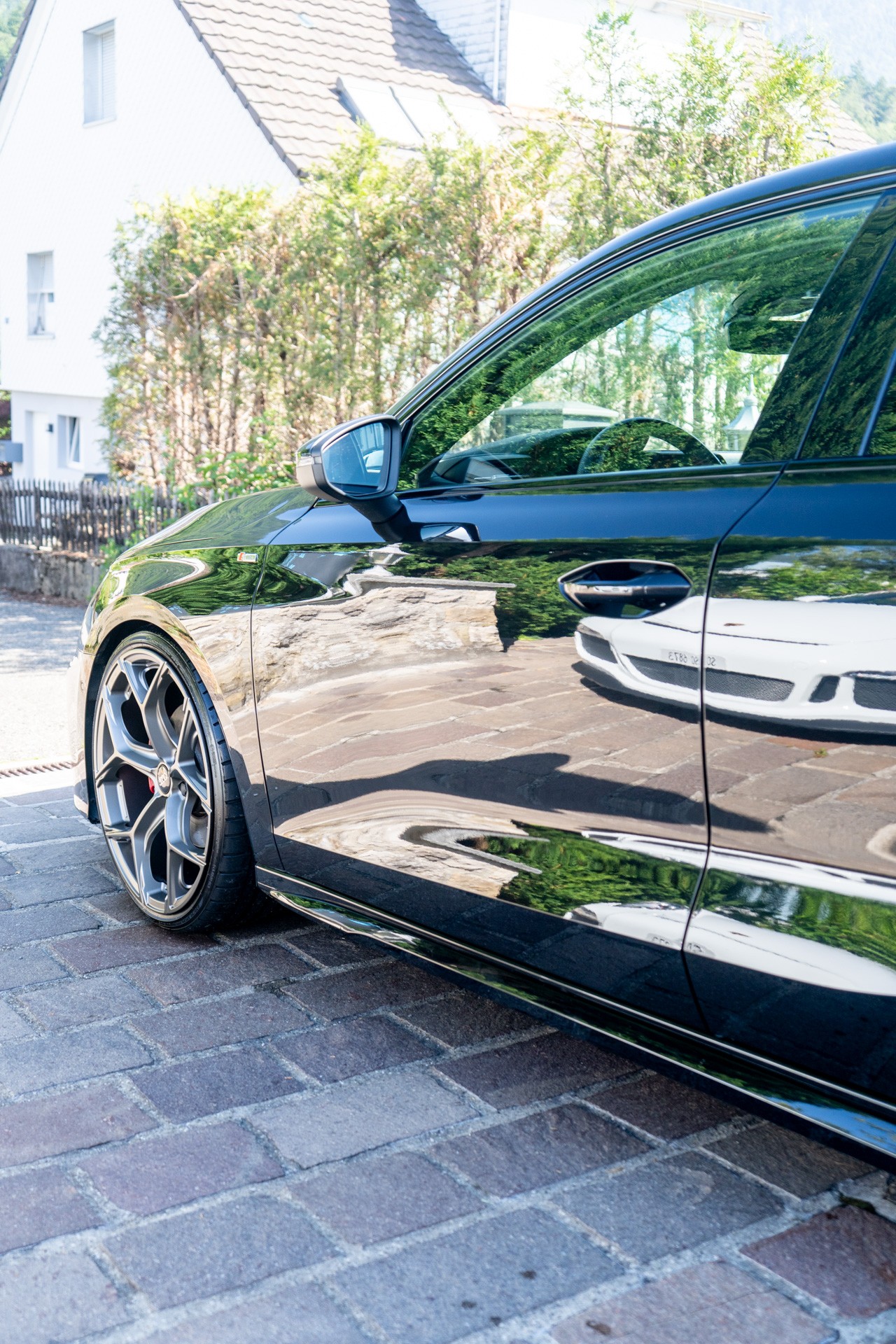 AUDI 1.5 35 TFSI S Line Attraction S-Tronic mit 20" Aluräder-image-15
