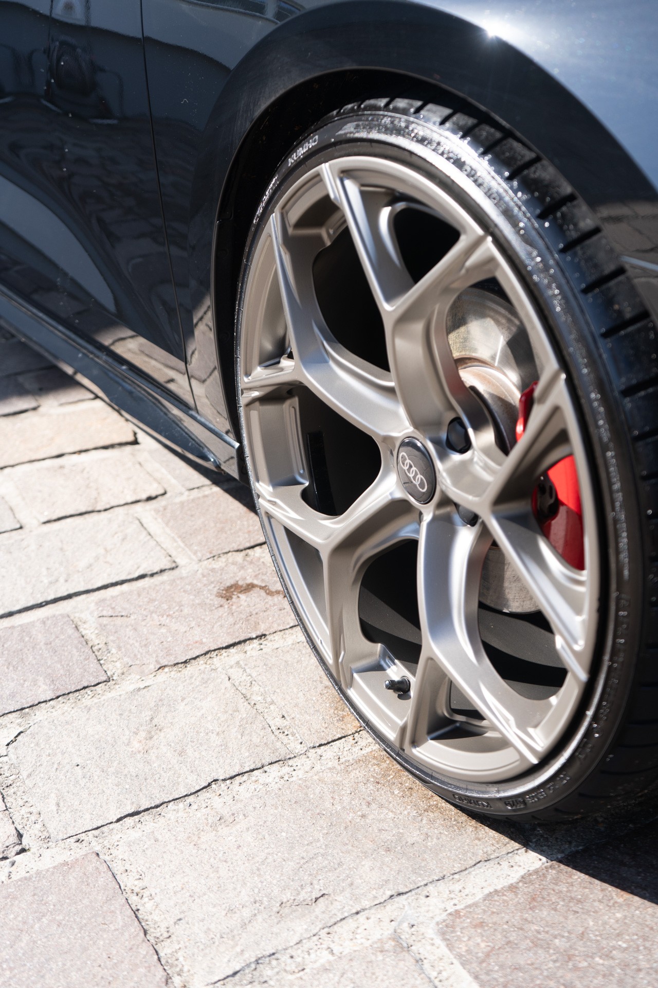 AUDI 1.5 35 TFSI S Line Attraction S-Tronic mit 20" Aluräder-image-13