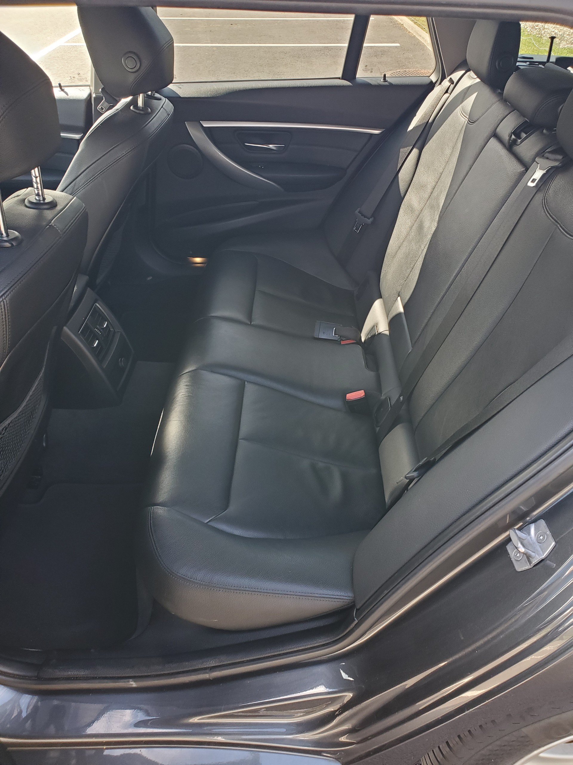BMW 320d xDrive-image-1