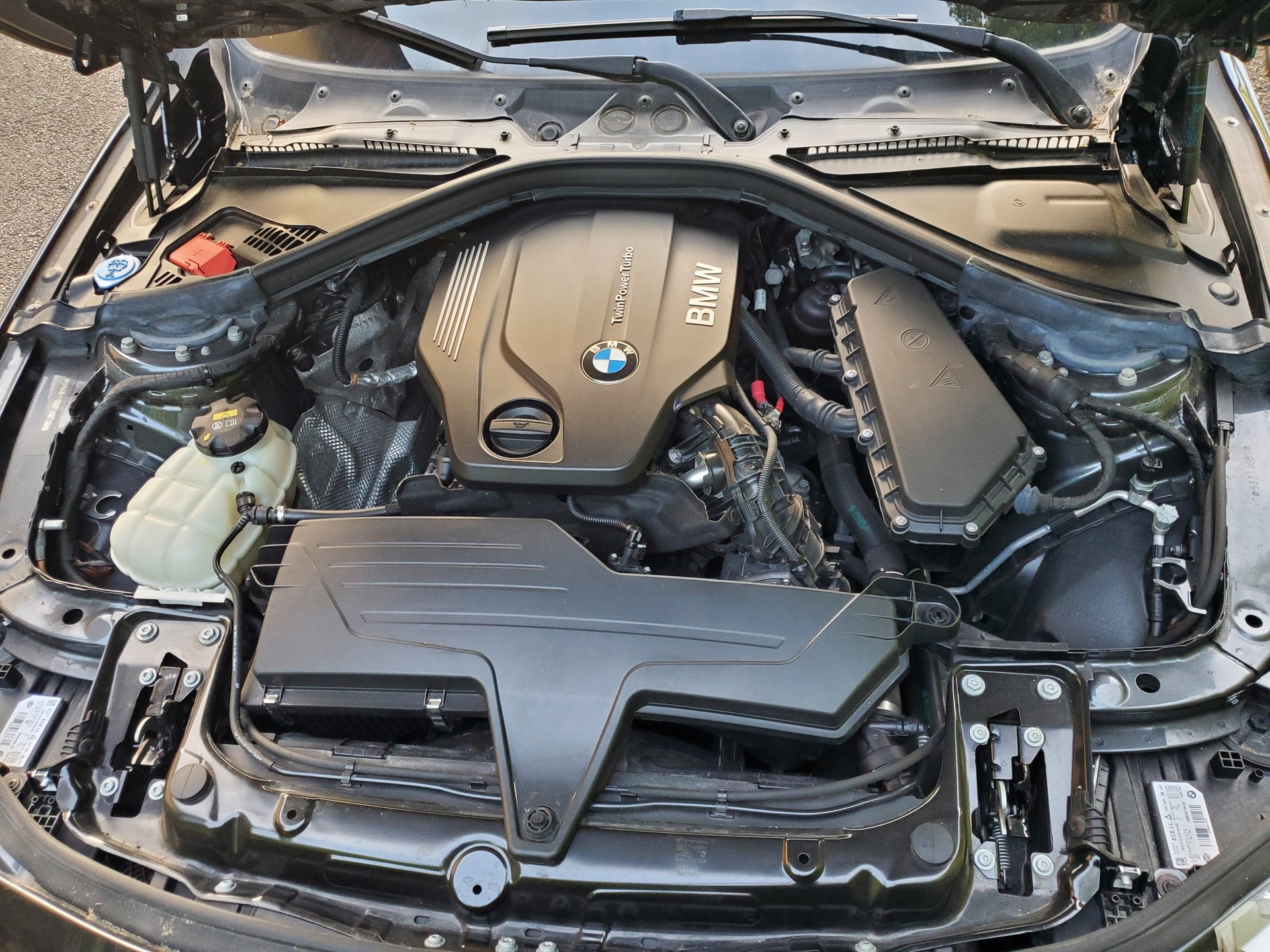 BMW 320d xDrive-image-4