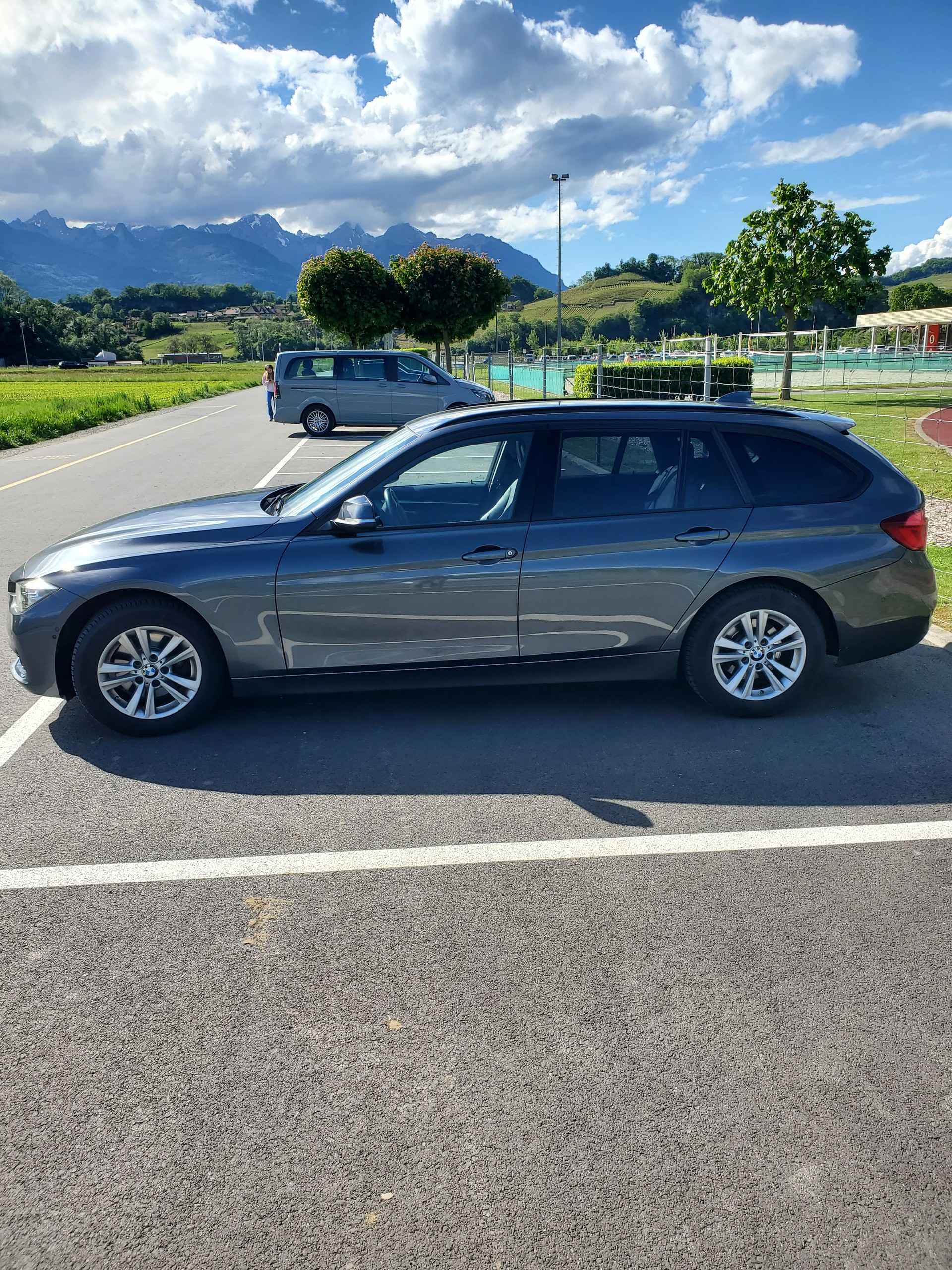 BMW 320d xDrive-image-0