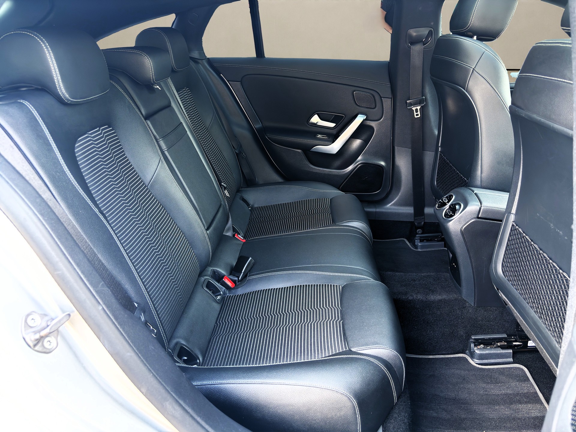 MERCEDES-BENZ CLA Shooting Brake 220 d 4Matic ✅CH-Fahrzeug & 8-fach bereift auf ALU✅Progressive-image-13