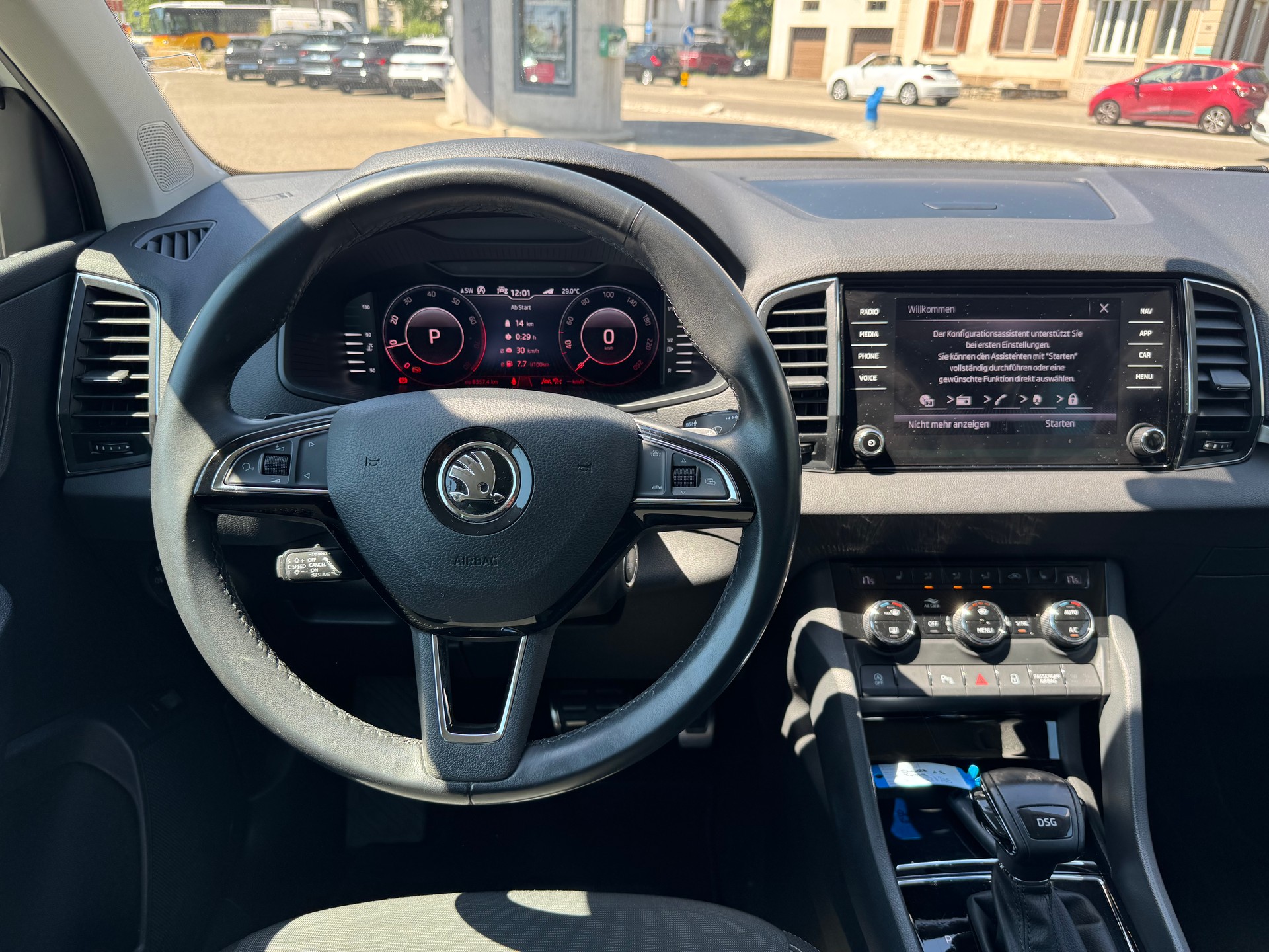 SKODA Karoq 1.5 TSI ACT Drive DSG-image-14