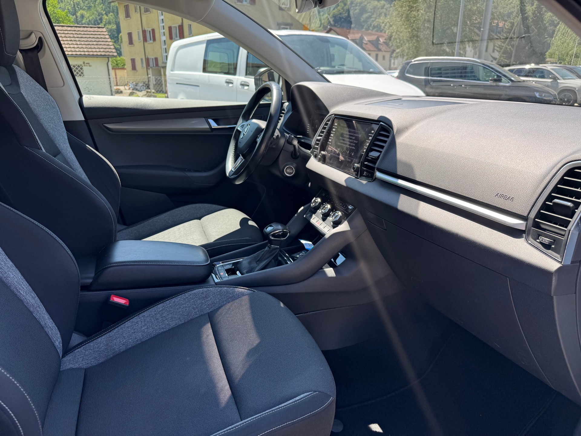 SKODA Karoq 1.5 TSI ACT Drive DSG-image-11